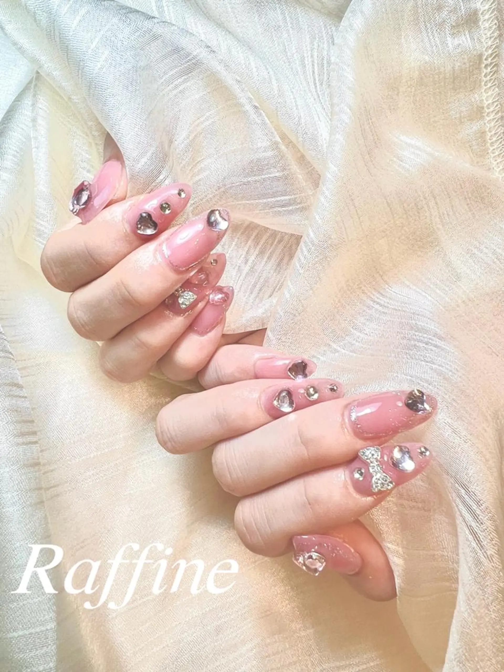 ネイル アートネイル ハンドネイル RAFFINE 月🦋🩵のネイルデザイン