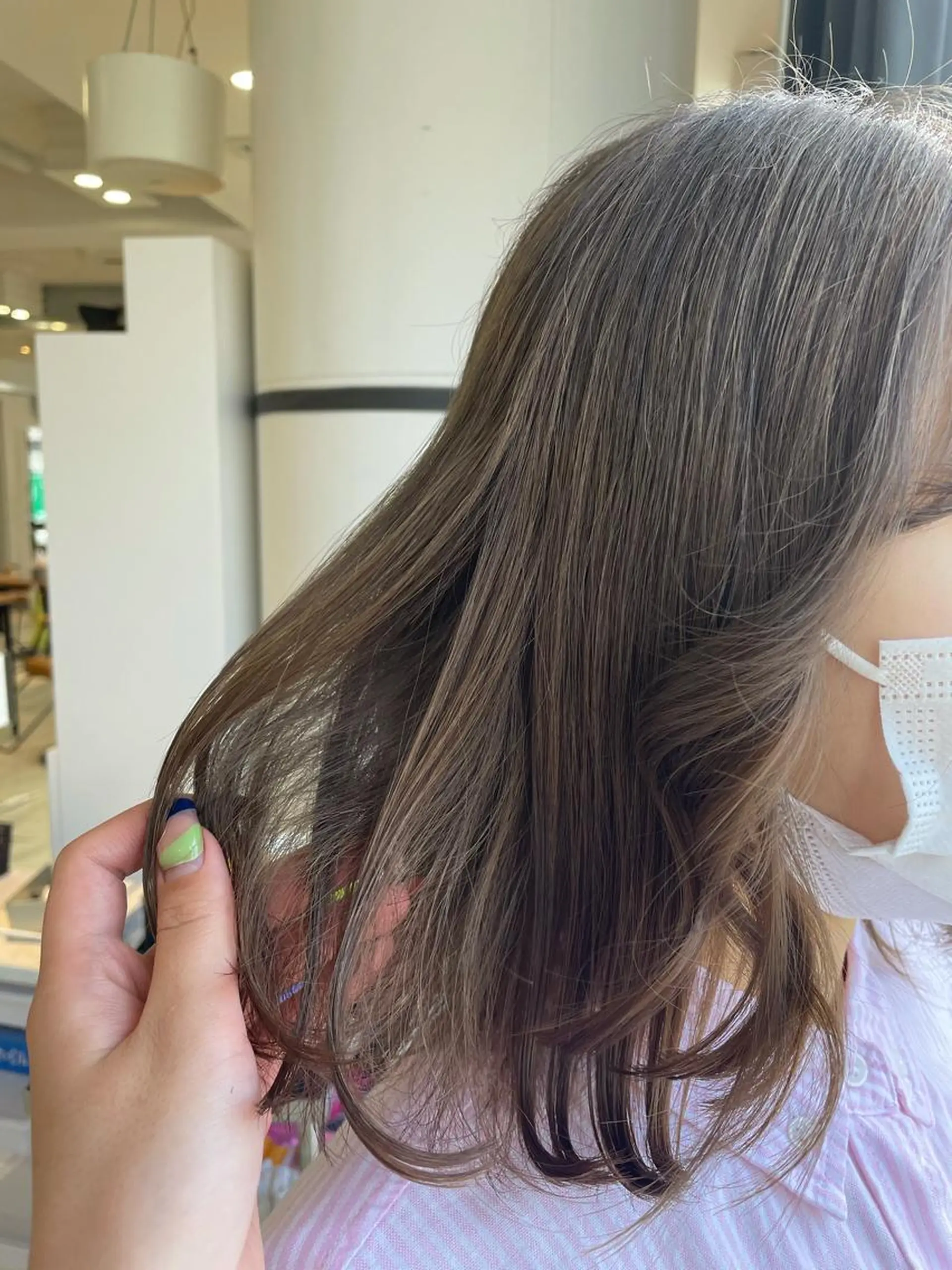 セミロング カラー 艶ハイトーン👑♡ NATSUKIのヘアスタイル