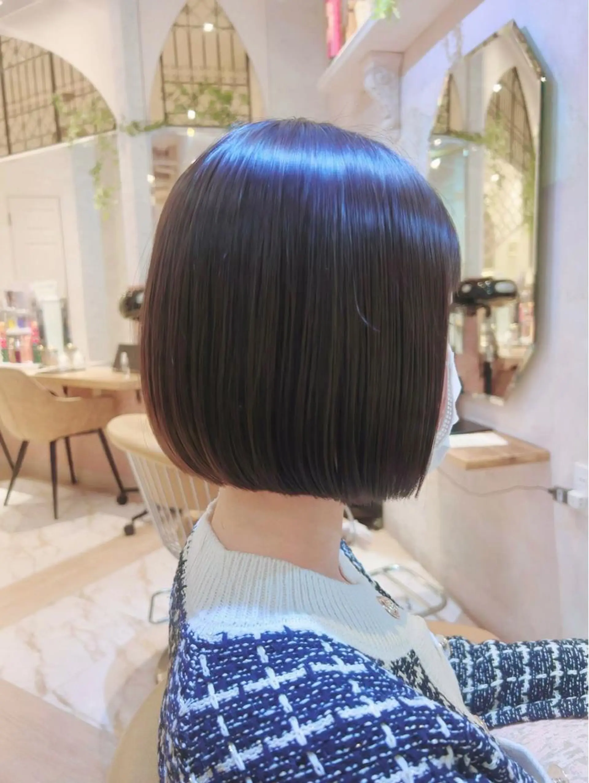 ミディアム 顔まわりレイヤー 顔周りカット 髪質改善 レイヤーカット 小顔カット 川井麻由🎀アイドル 量産🎀ピンクカラーのヘアスタイル