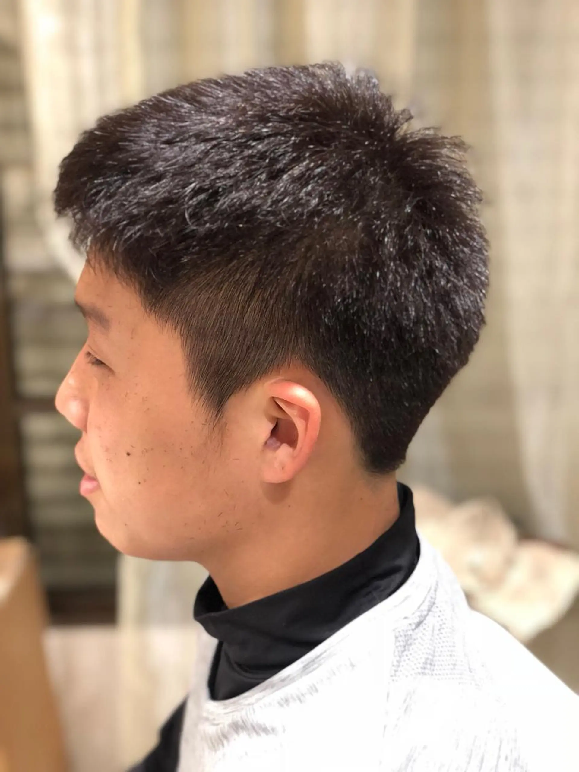 ショート カラー メンズ 刈り上げ アッシュ 顔周りデザイン/ ママ美容師/濱ほのかのヘアスタイル