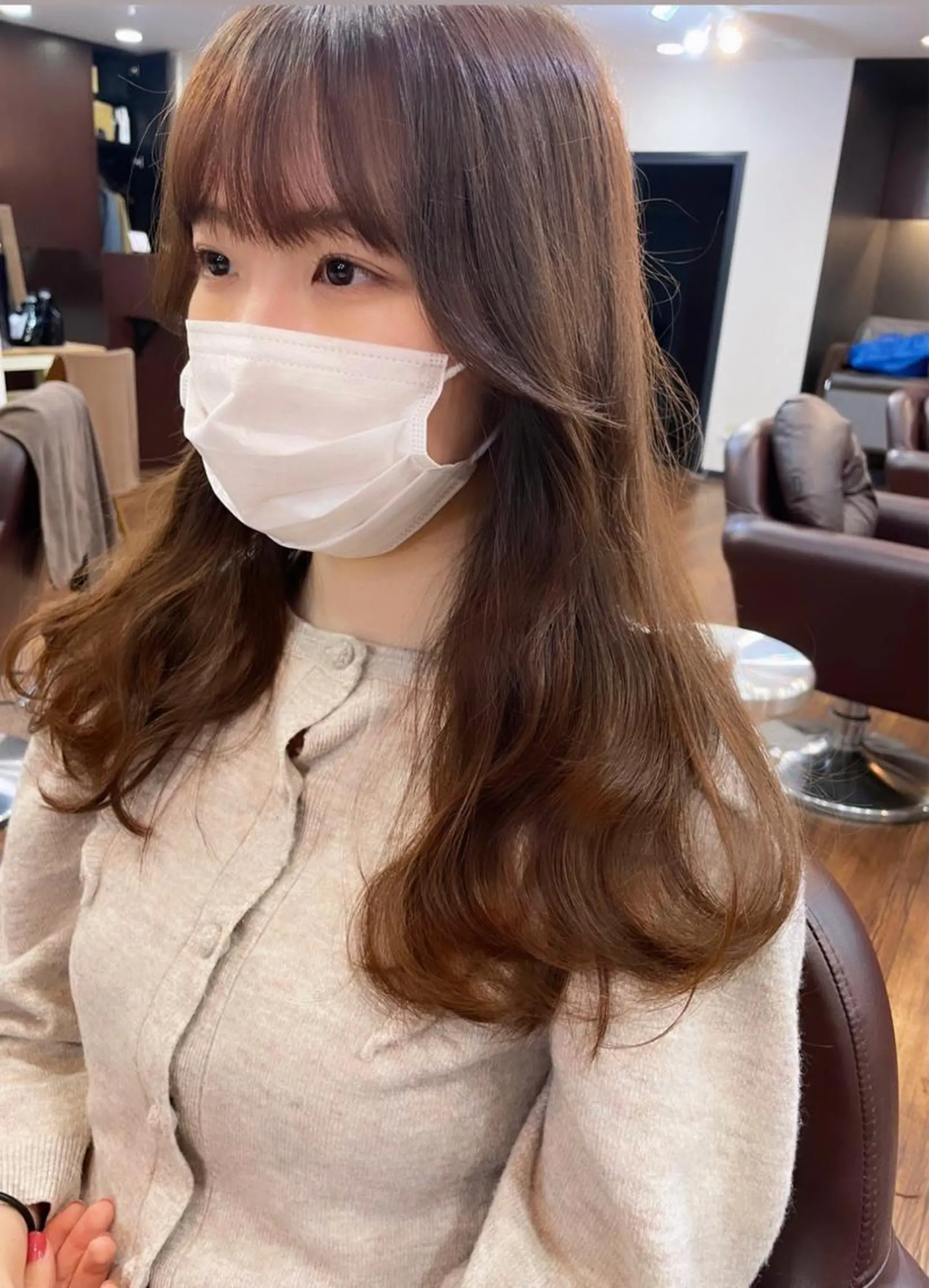 ロング 顔周りカット レイヤーカット レイヤーカット、 大人可愛い　中村美羅のヘアスタイル