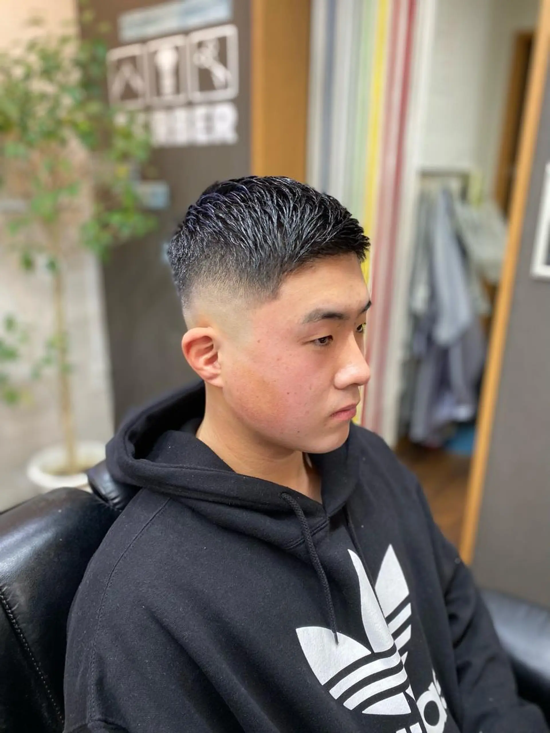 ショート メンズ フェードカット メンズショート スキンフェード ショートヘア カット ヘアーサロンのぶ所属・メンズカット 川㟢弘貴のヘアスタイル