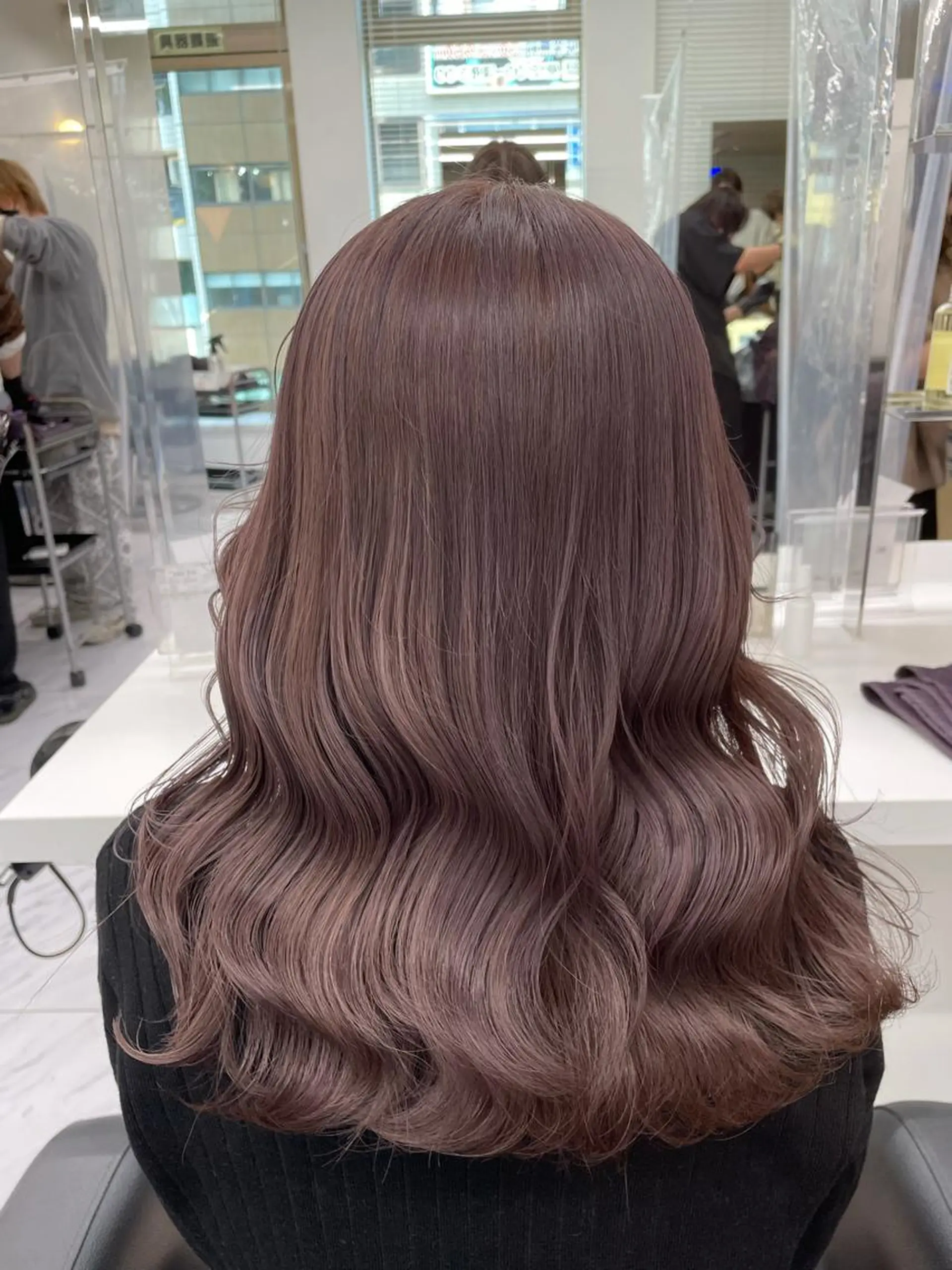 セミロング カラー グレージュ ラベンダーカラー ラベンダーグレージュ ラベンダーグレー 表参道ハッシュカット レイヤー/リノンのヘアスタイル