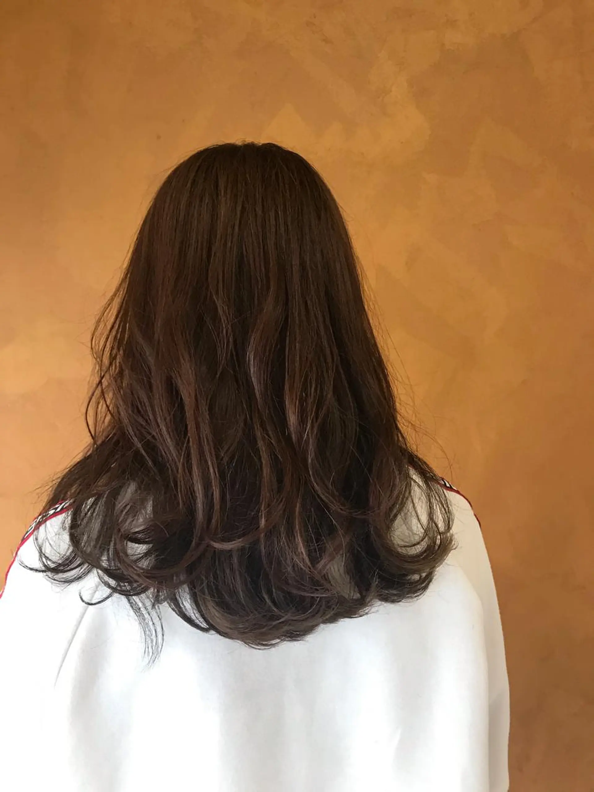 セミロング 松本 美香のヘアスタイル