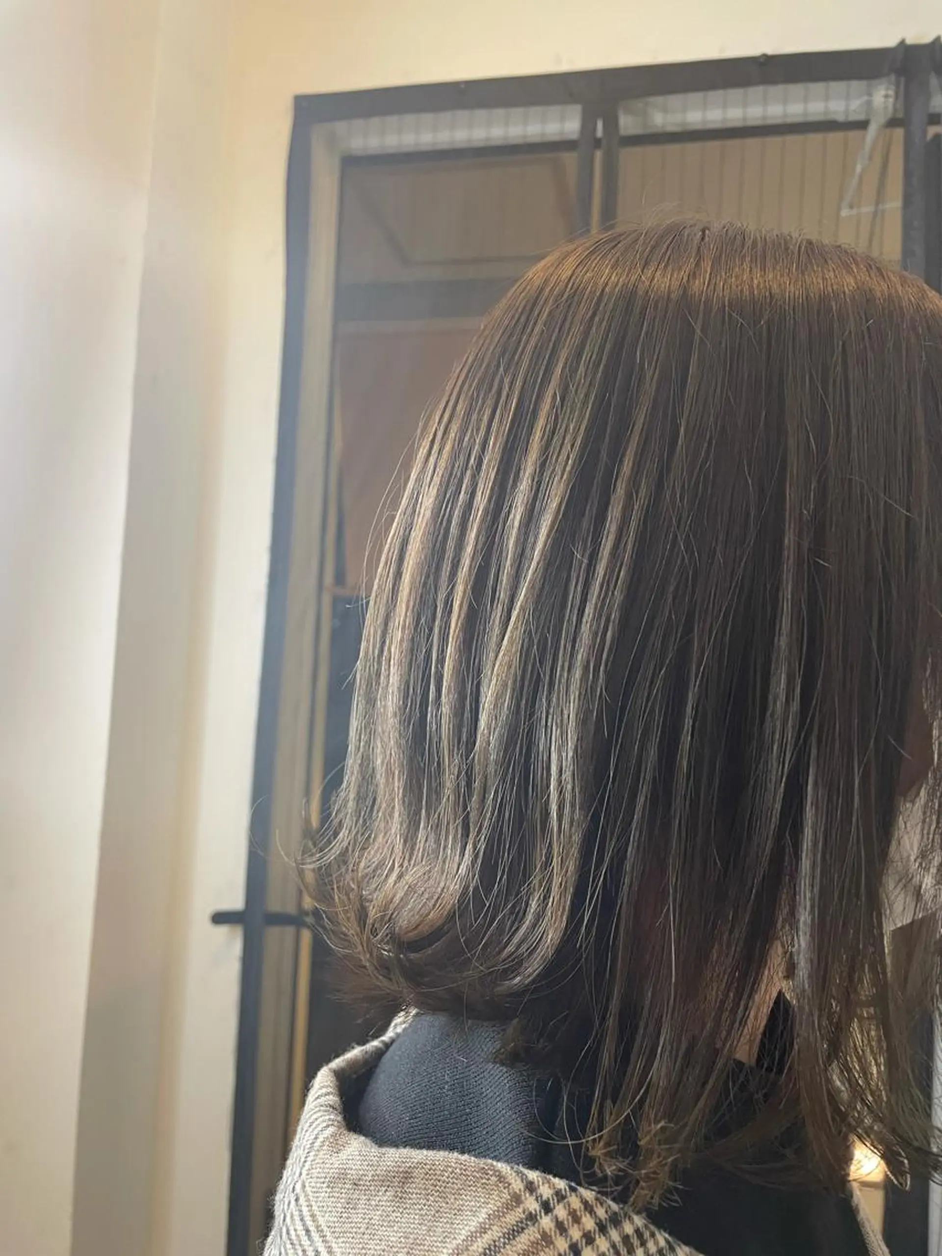 ミディアム 柳井 瑠菜のヘアスタイル