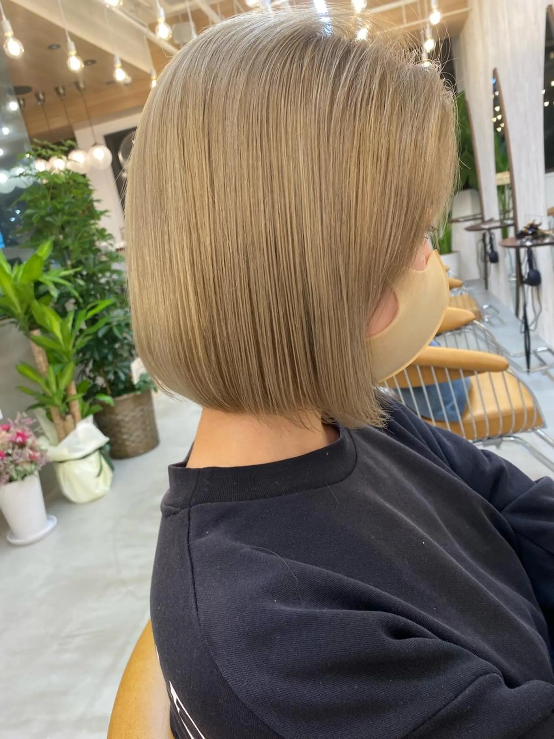 ショート カット ヘアカラー トリートメント 顔周り/ブリーチなし /縮毛矯正🫧伊勢のヘアスタイル