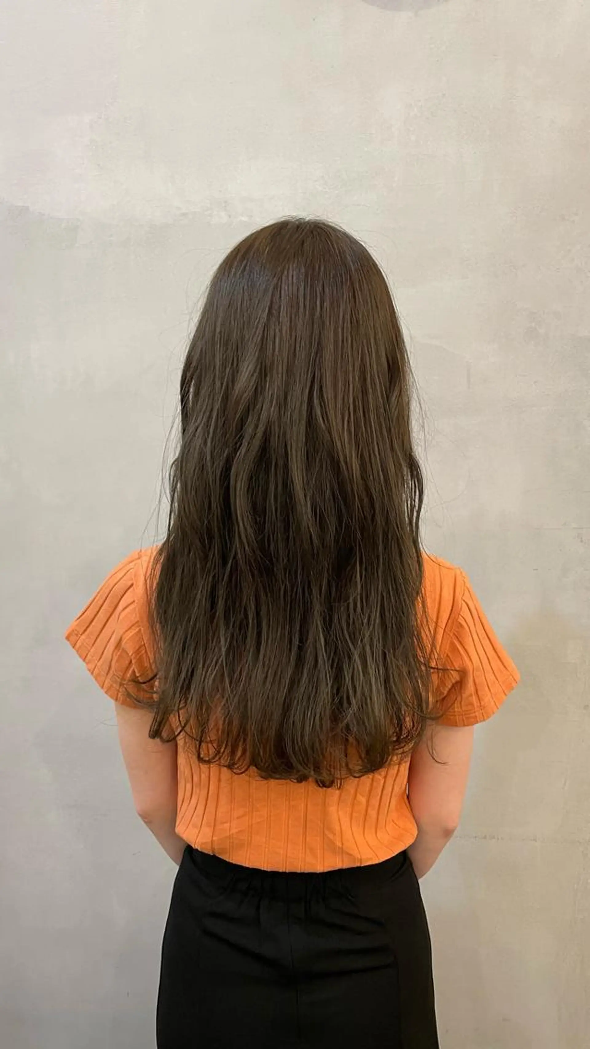 ロング カラー グレージュ オリーブグレージュ オリーブグレー 原宿/ケパーマ 🧺ユウマのヘアスタイル