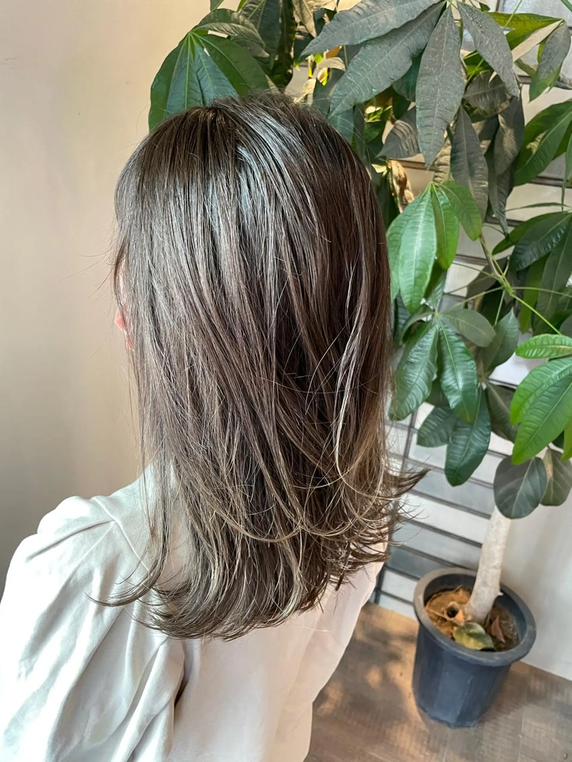 ロング カラー ブリーチ グレージュ カット パーマ 福永速人 /メンズパーマのヘアスタイル