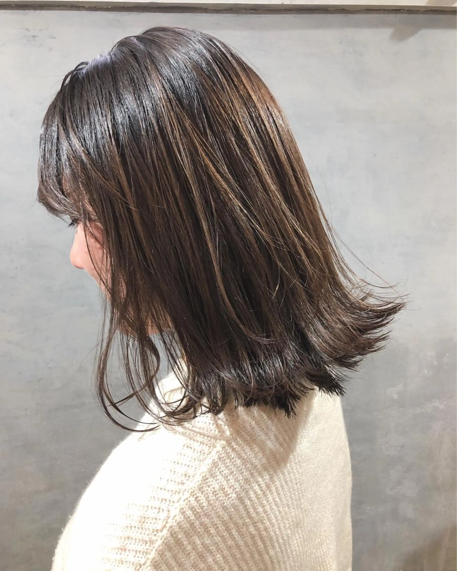 ミディアム カット トリートメント ツキノキ ミナのヘアスタイル