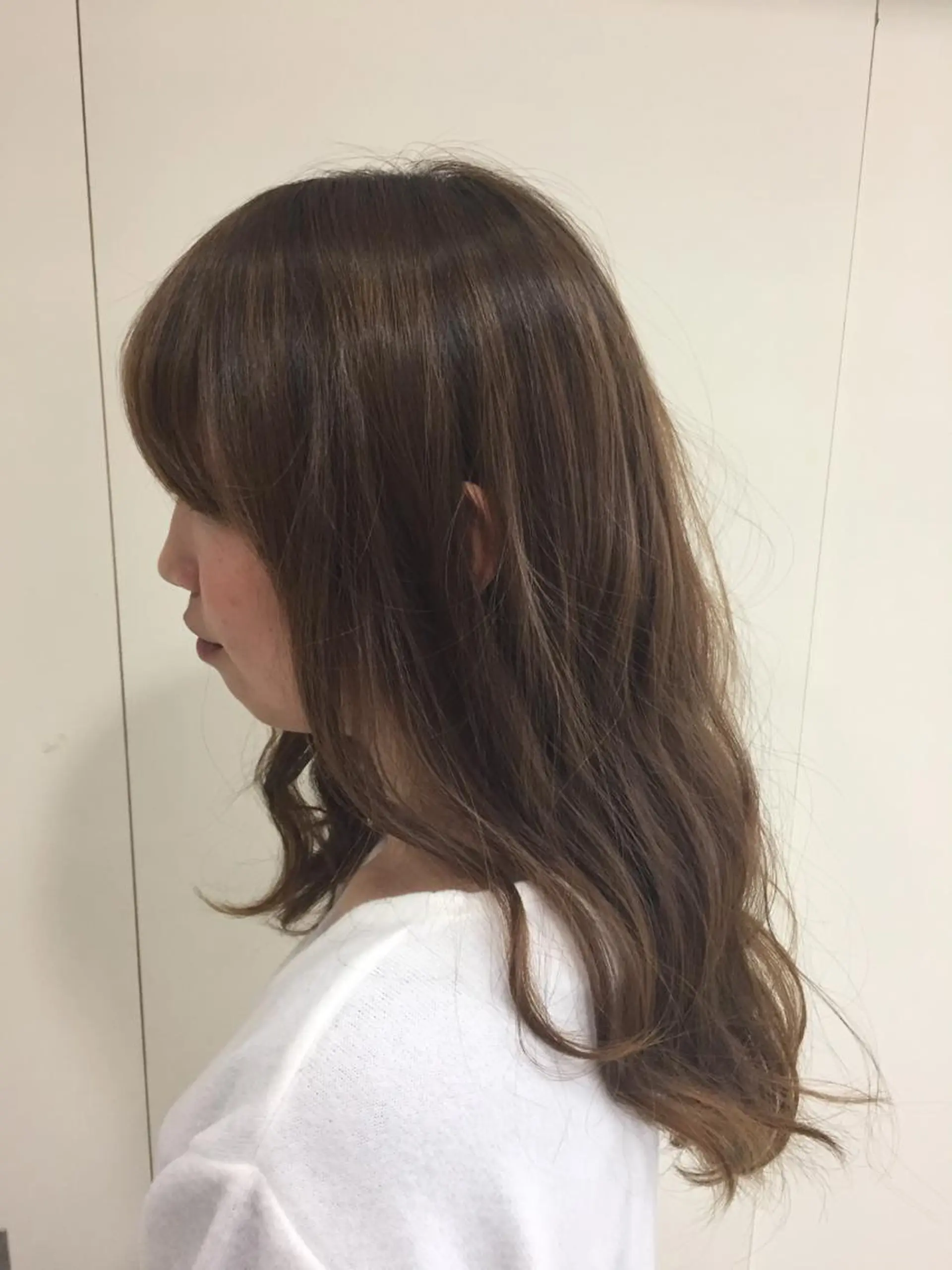 セミロング カラー 透明感カラー 岩崎 裕司のヘアスタイル