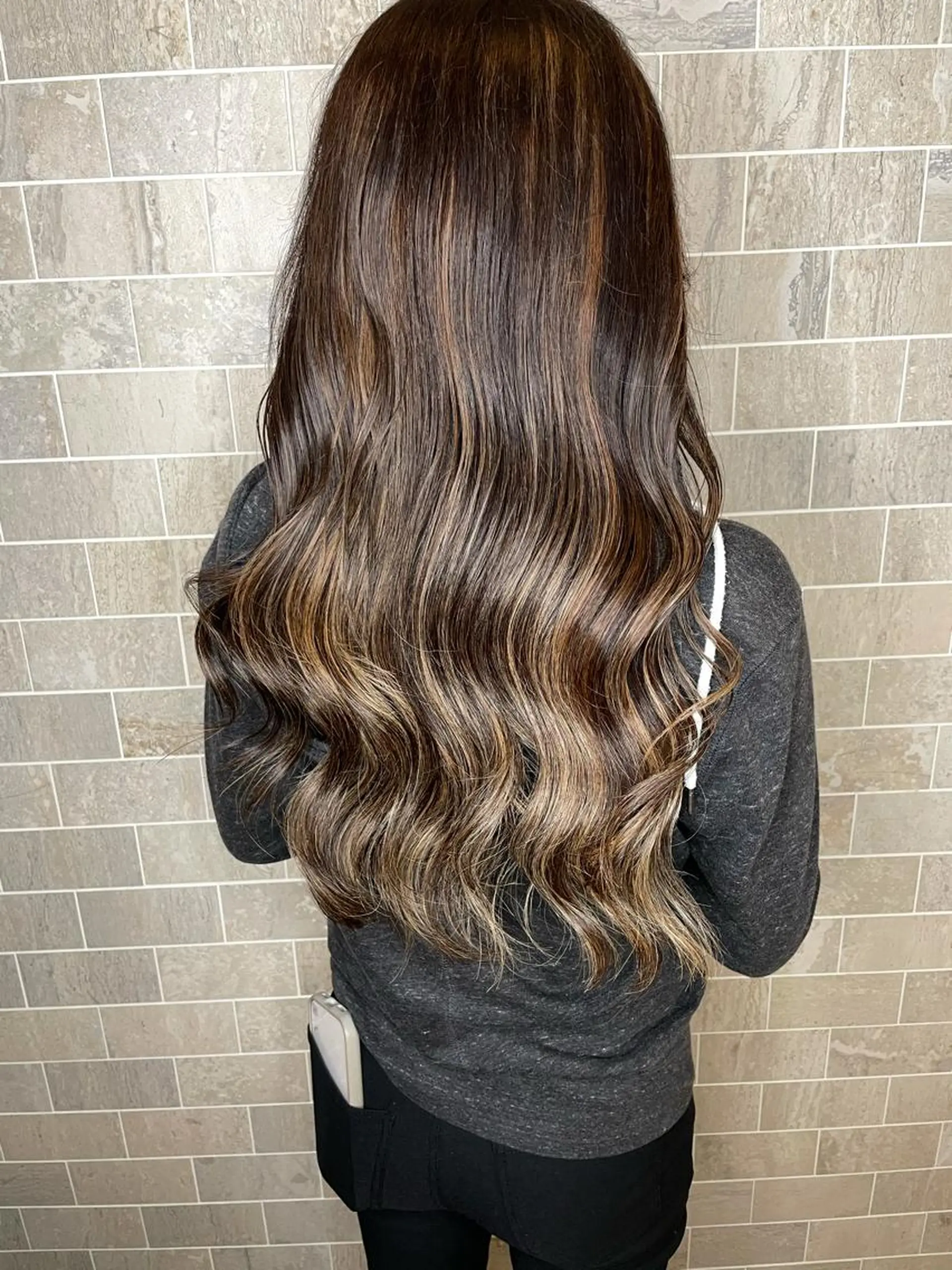 ロング ヘアカラー ブリーチ毛矯正.髪質 改善.髪にドラマをのヘアスタイル