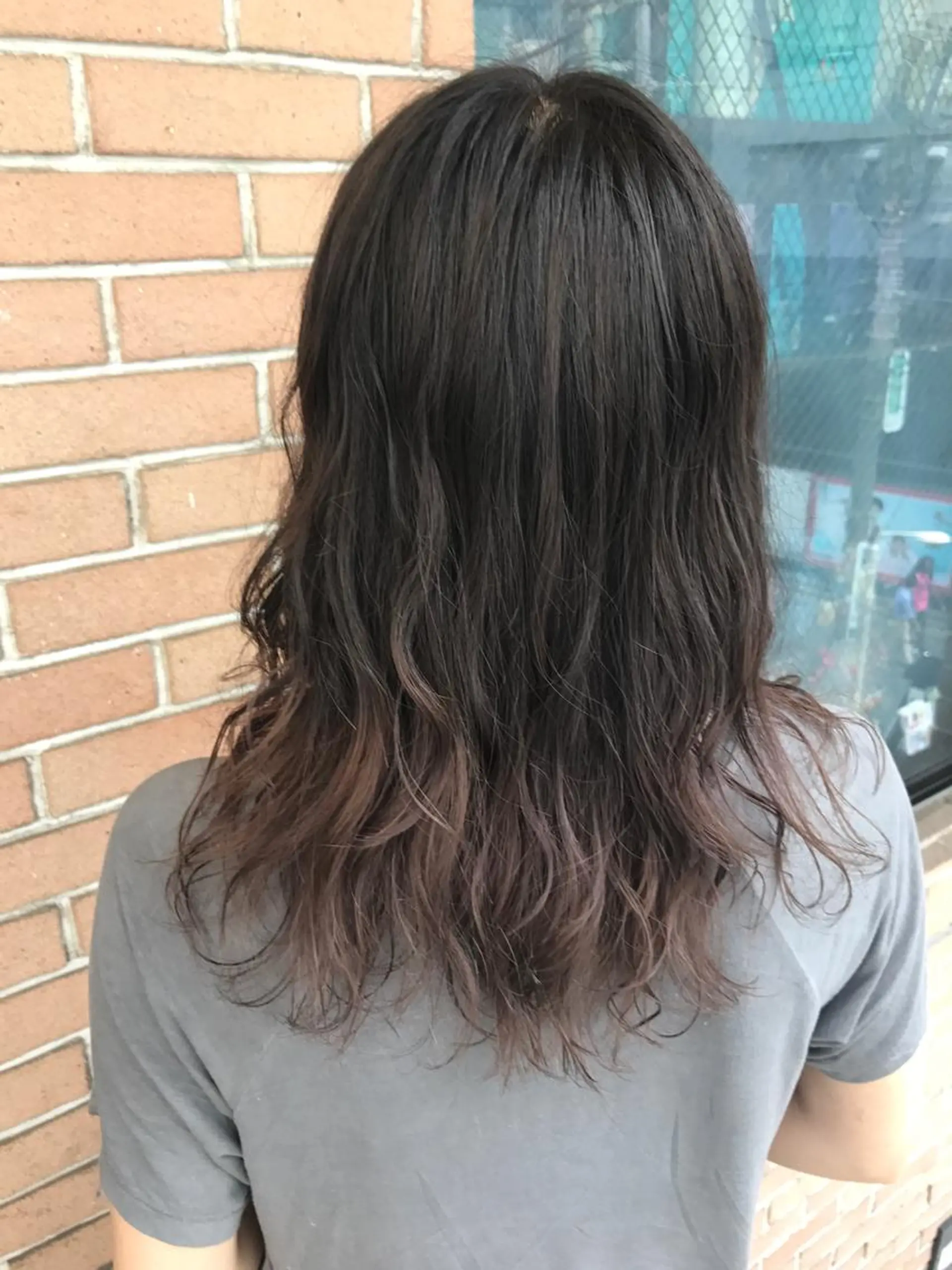 セミロング カラー パーマ ヘアアレンジ メンズ キッズ ネイル マツエク・マツパ アッシュ アッシュグレー ダブルカラー グラデーションカラー グラデーション サロンドミルク 原宿のヘアスタイル