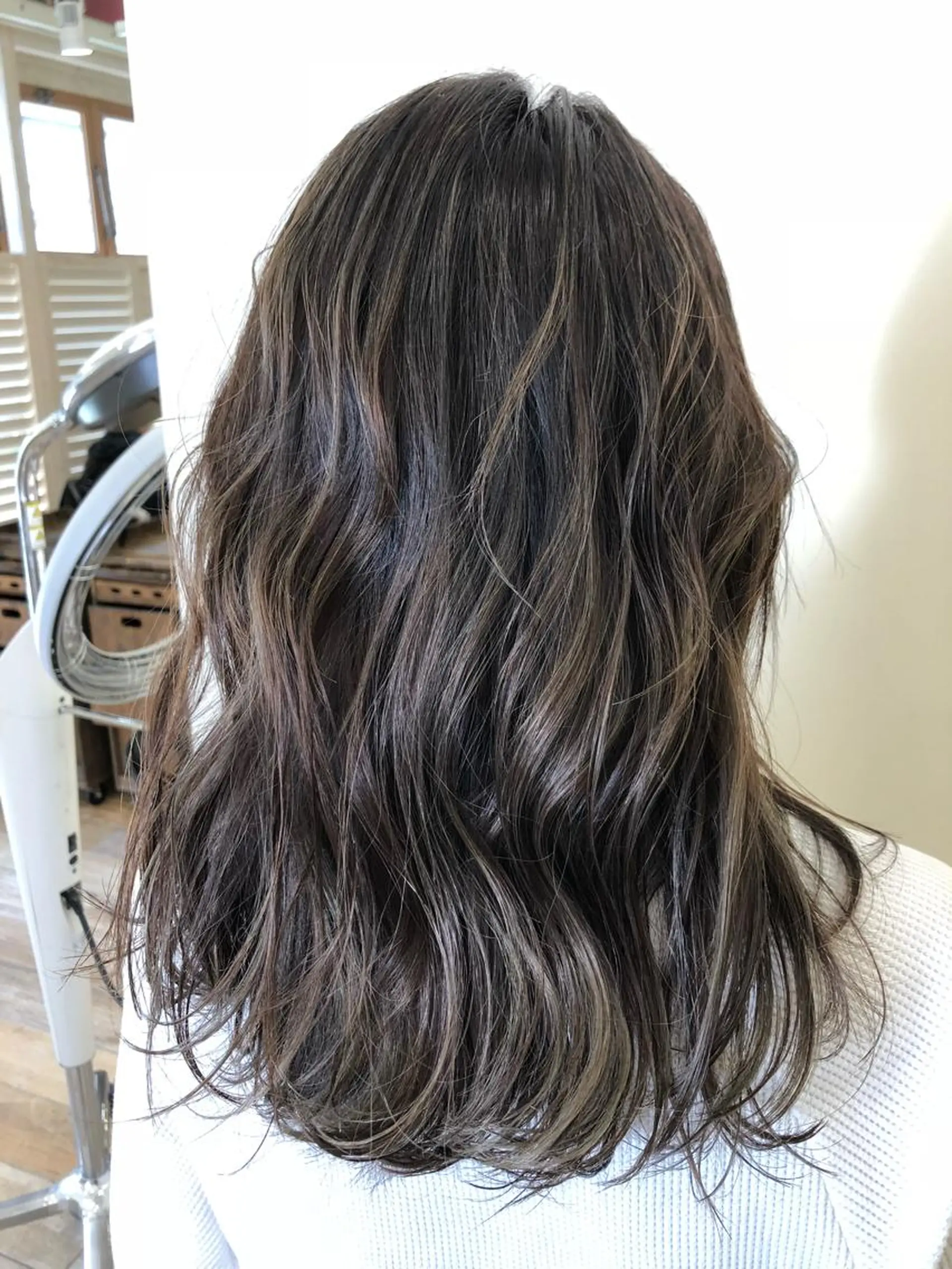 セミロング ハイライト パーソナルカラー骨格 顔タイプ　小幡のその他イメージ