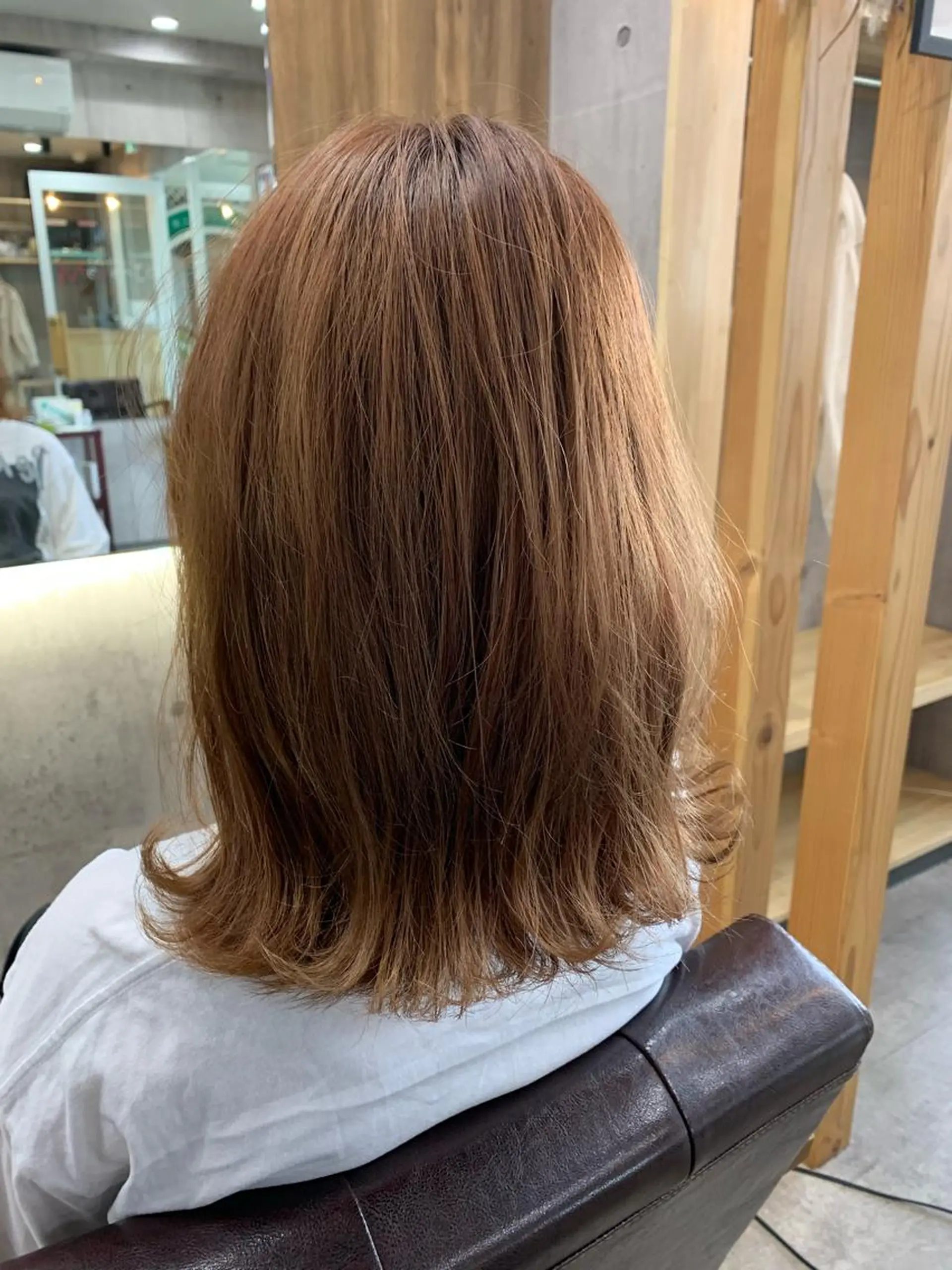 ミディアム カラー バレイヤージュ ベージュカラー ブリーチ ケアブリーチ ダブルカラー ヘアカラー memento 斎藤大覚のヘアスタイル