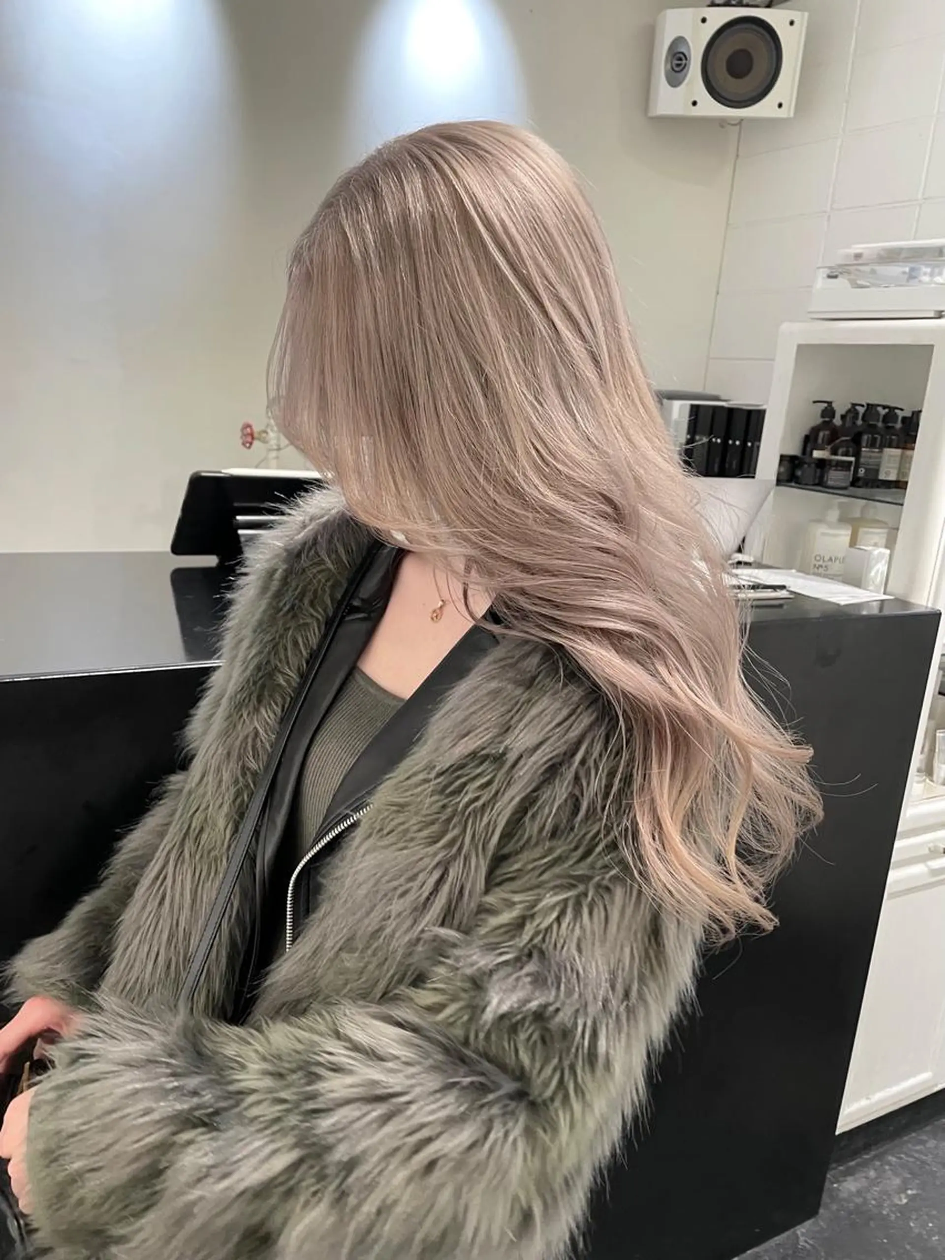 ロング カラー パーマ ヘアアレンジ メンズ キッズ ネイル マツエク・マツパ アイブロウ メンズバレイヤージュ メンズブリーチ メンズハイライト メンズハイトーン メンズインナーカラー ヘアカラー 艶ハイトーン/ヘア アレンジAYAKAのヘアスタイル