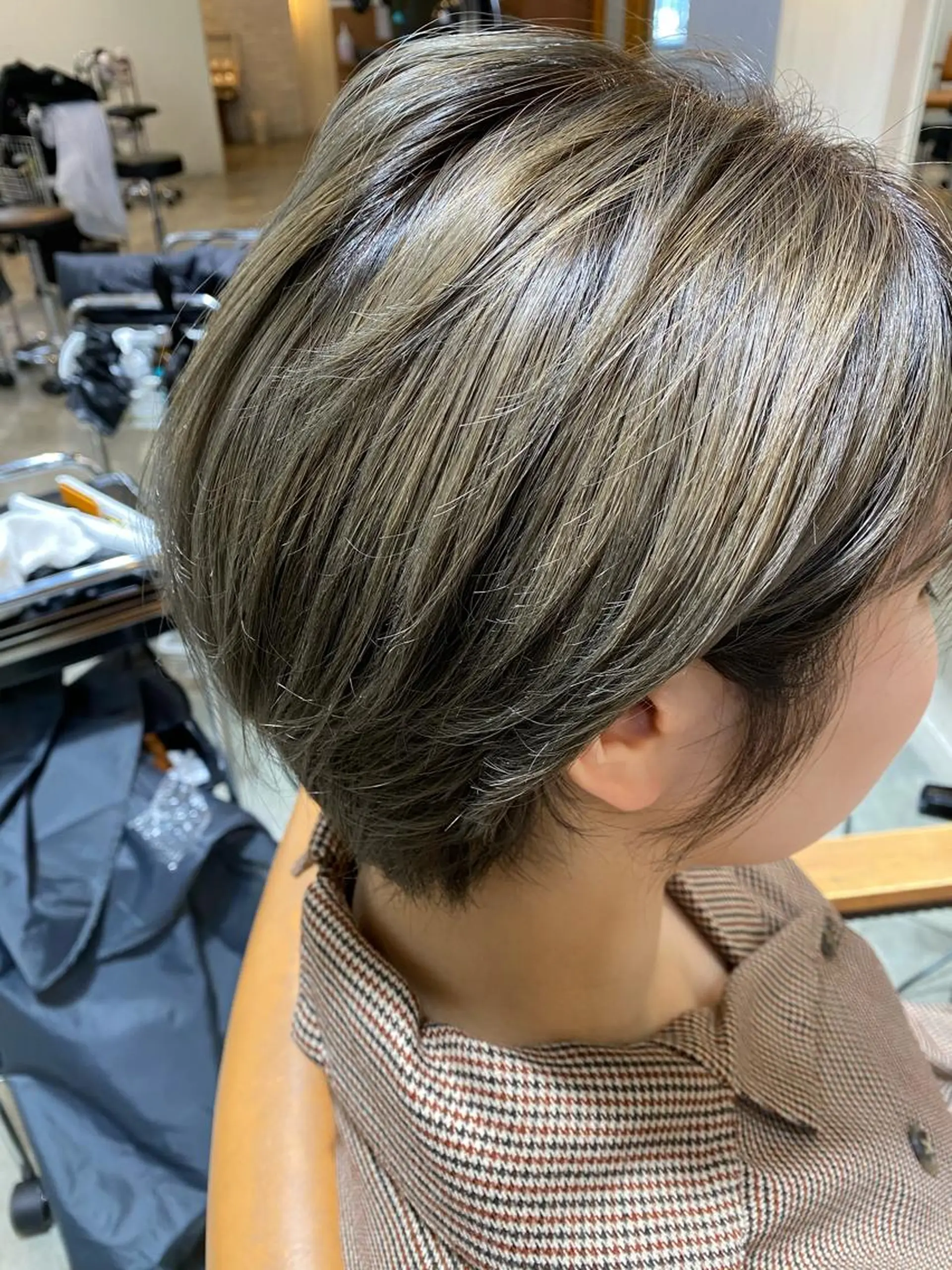 ショート カラー 米林 遼のヘアスタイル