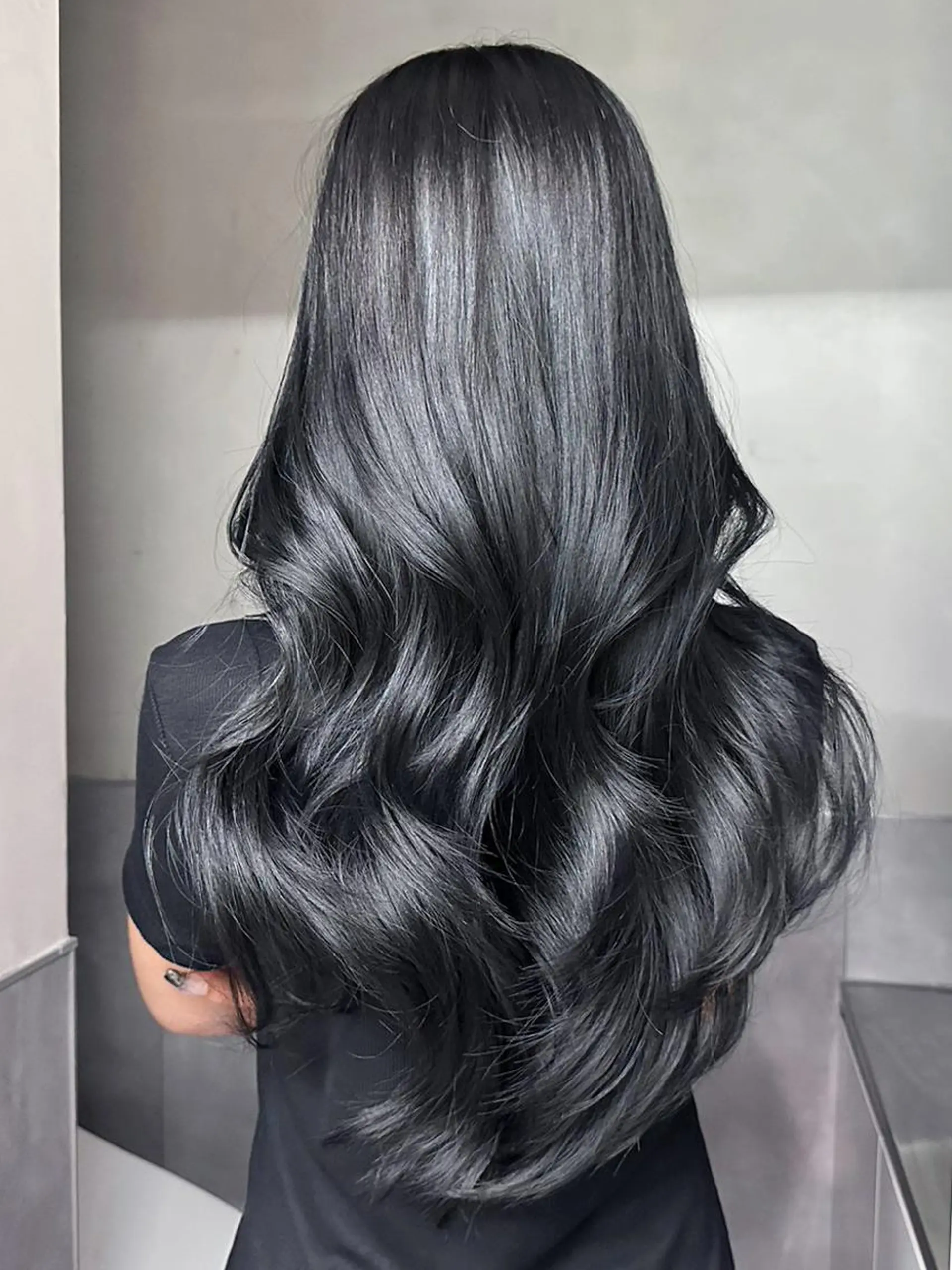 カラー ロング ブルーカラー ブルーグレー カット ヘアカラー トリートメント ITbyALBUM 八王子店のヘアスタイル