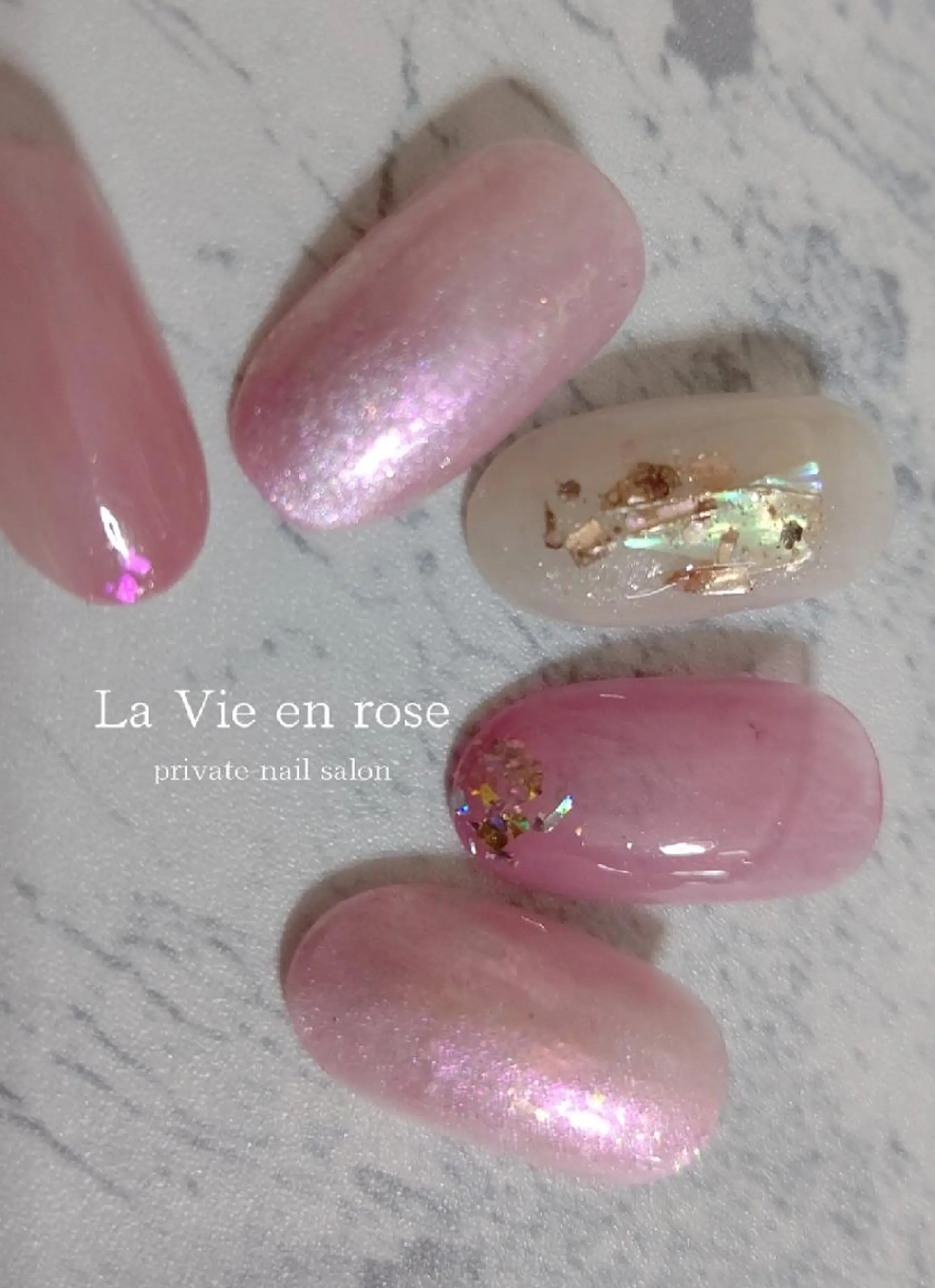 ネイル ラヴィアン ローズのネイルデザイン