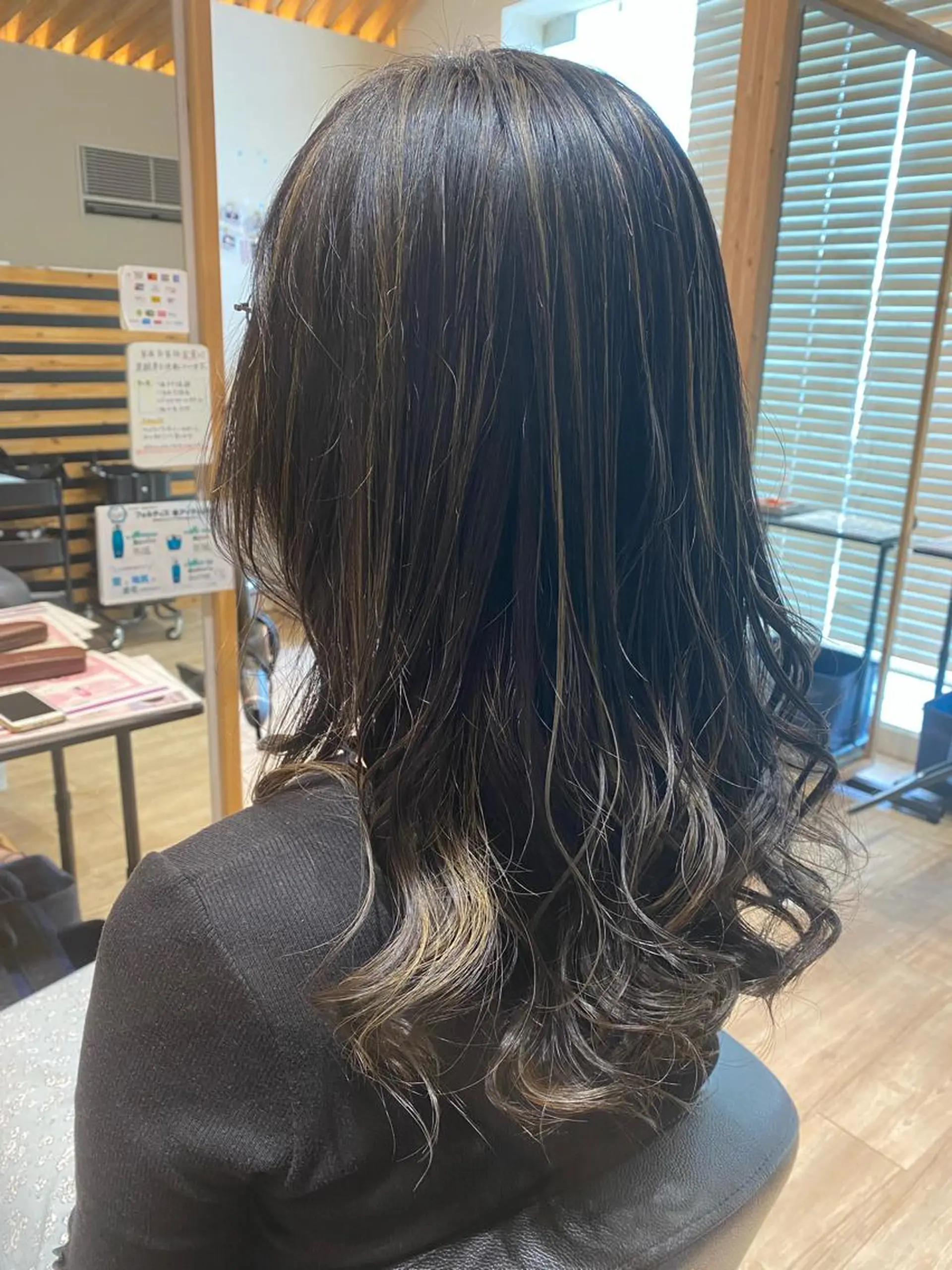 ロング カラー 関口 友行のヘアスタイル