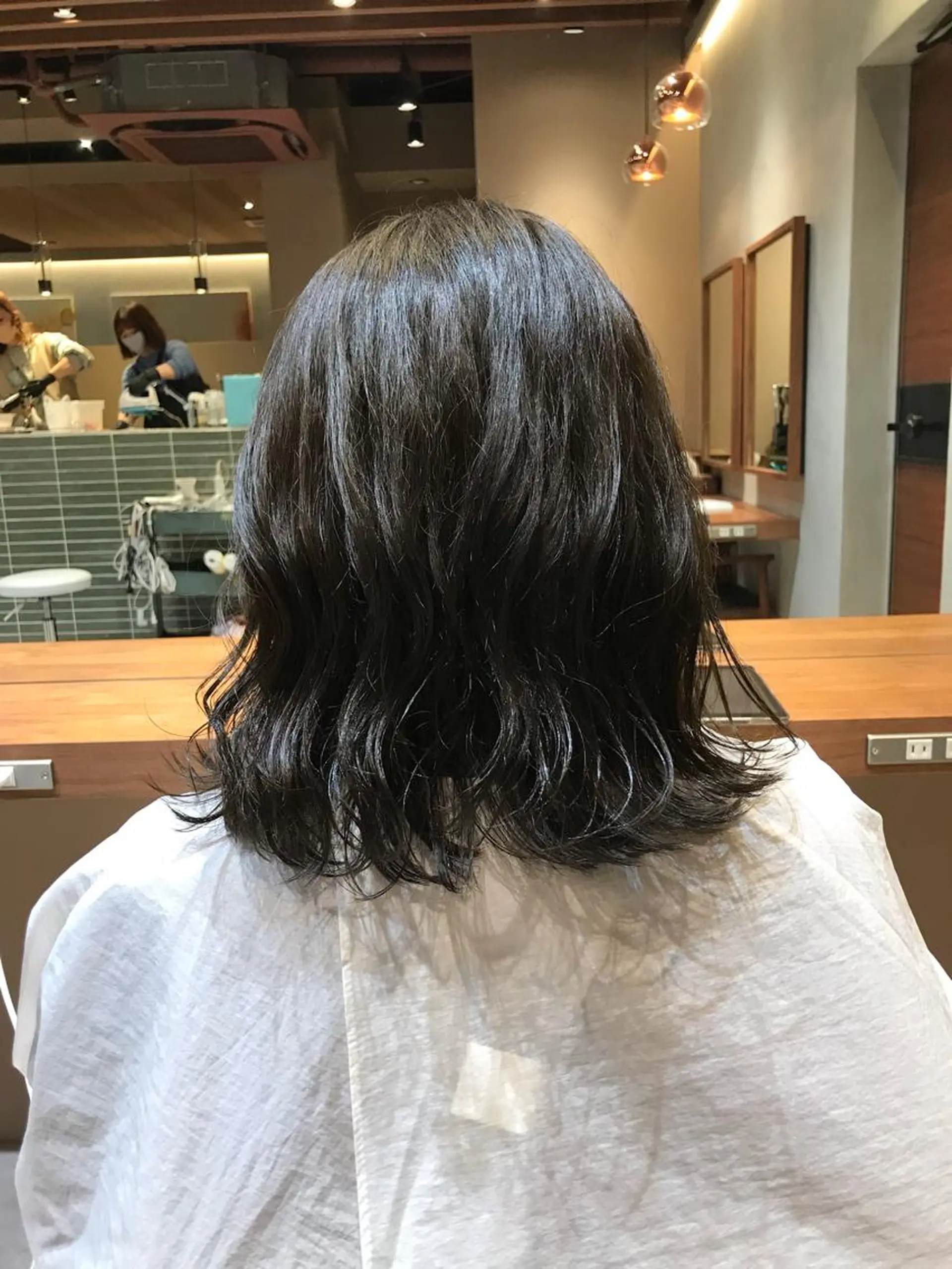 セミロング 外ハネヘア 山崎 光瑠のヘアスタイル