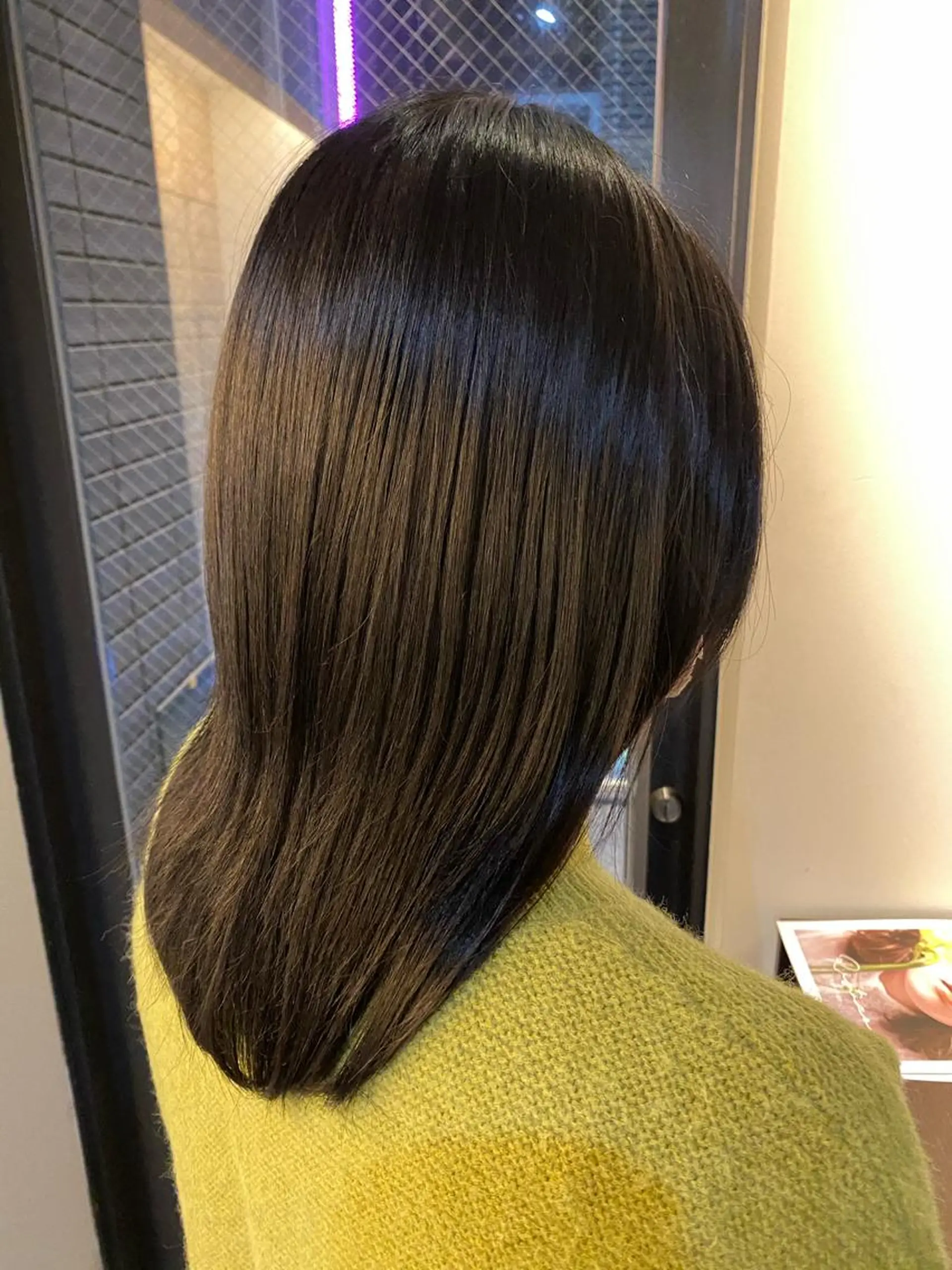 ミディアム 水谷 菜央のヘアスタイル