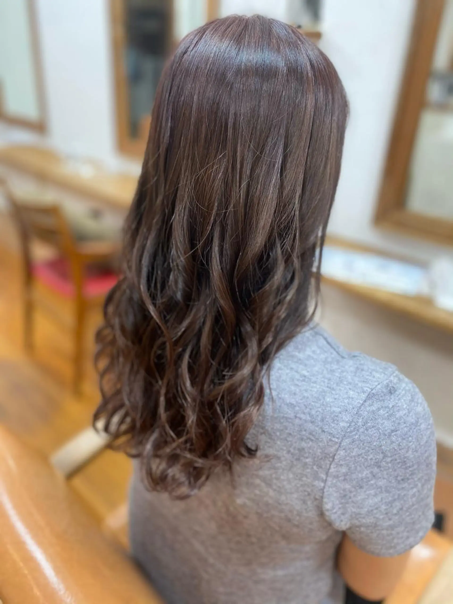 カラー 安澤 彩奈のヘアスタイル