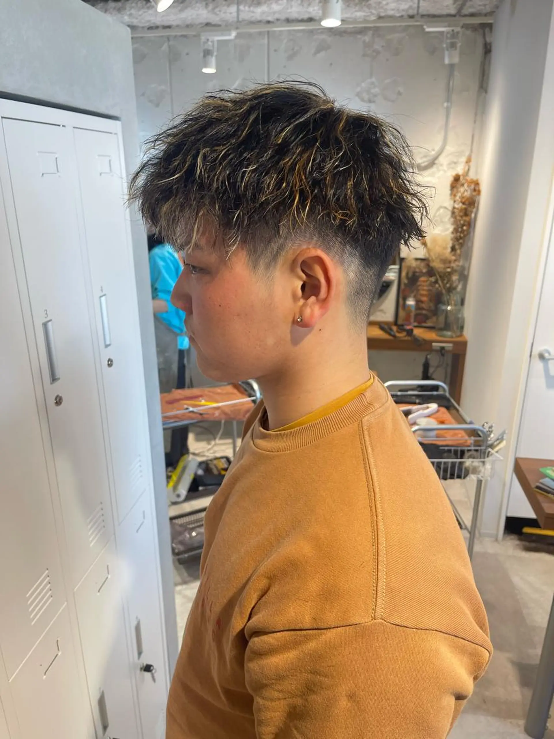 パーマ メンズ メンズパーマ メンズツイストパーマ ツイストパーマ カット パーマ 店長　MANAMI ／ブリーチ／骨格ボブのヘアスタイル