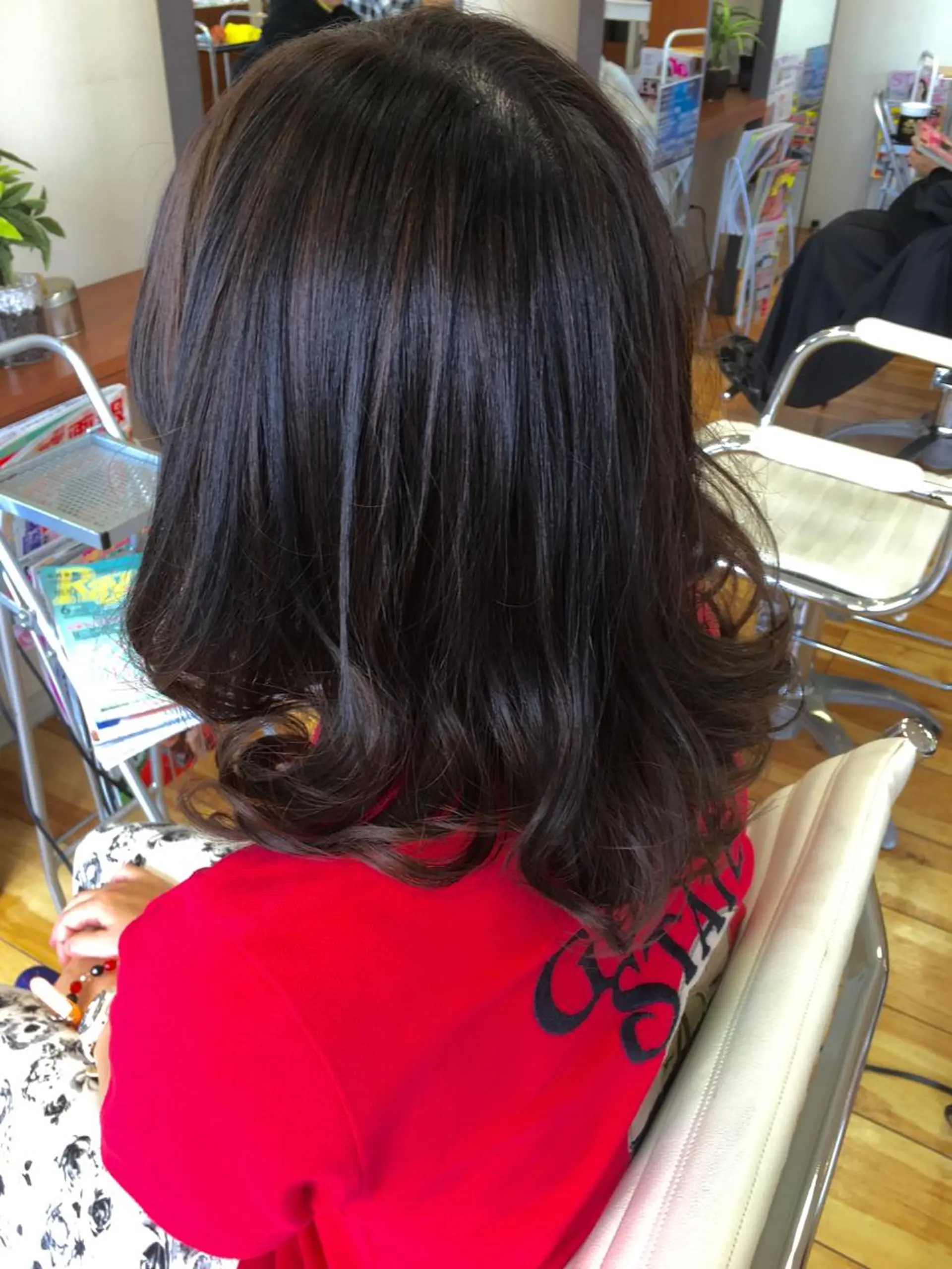 ミディアム カラー 小顔カット brace 立花のヘアスタイル