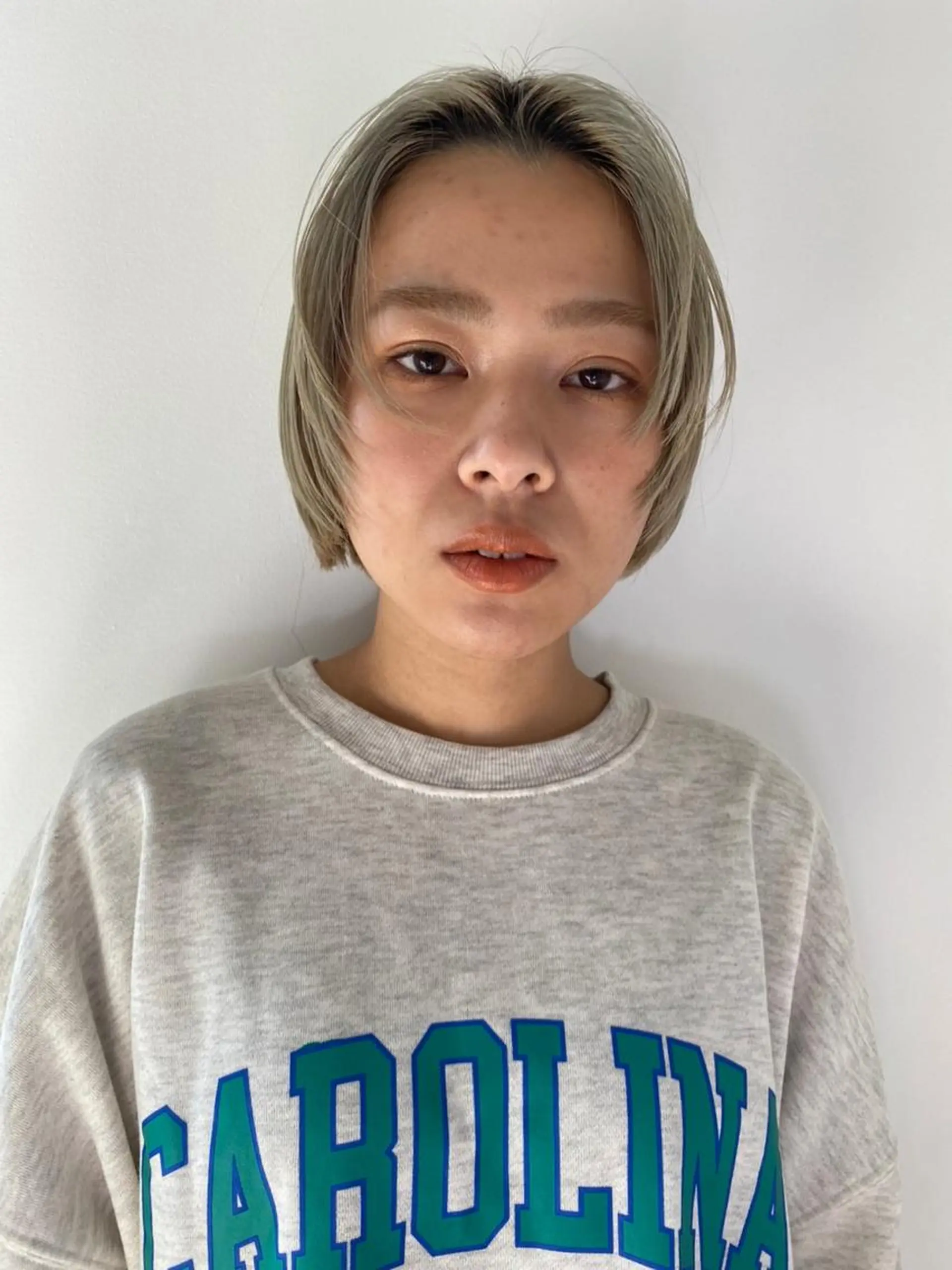 ショート カラー パーマ アディクシーカラー ブリーチ ブロンド ブルーカラー ハイライトカラー カット ヘアカラー CEINE PATHのヘアスタイル