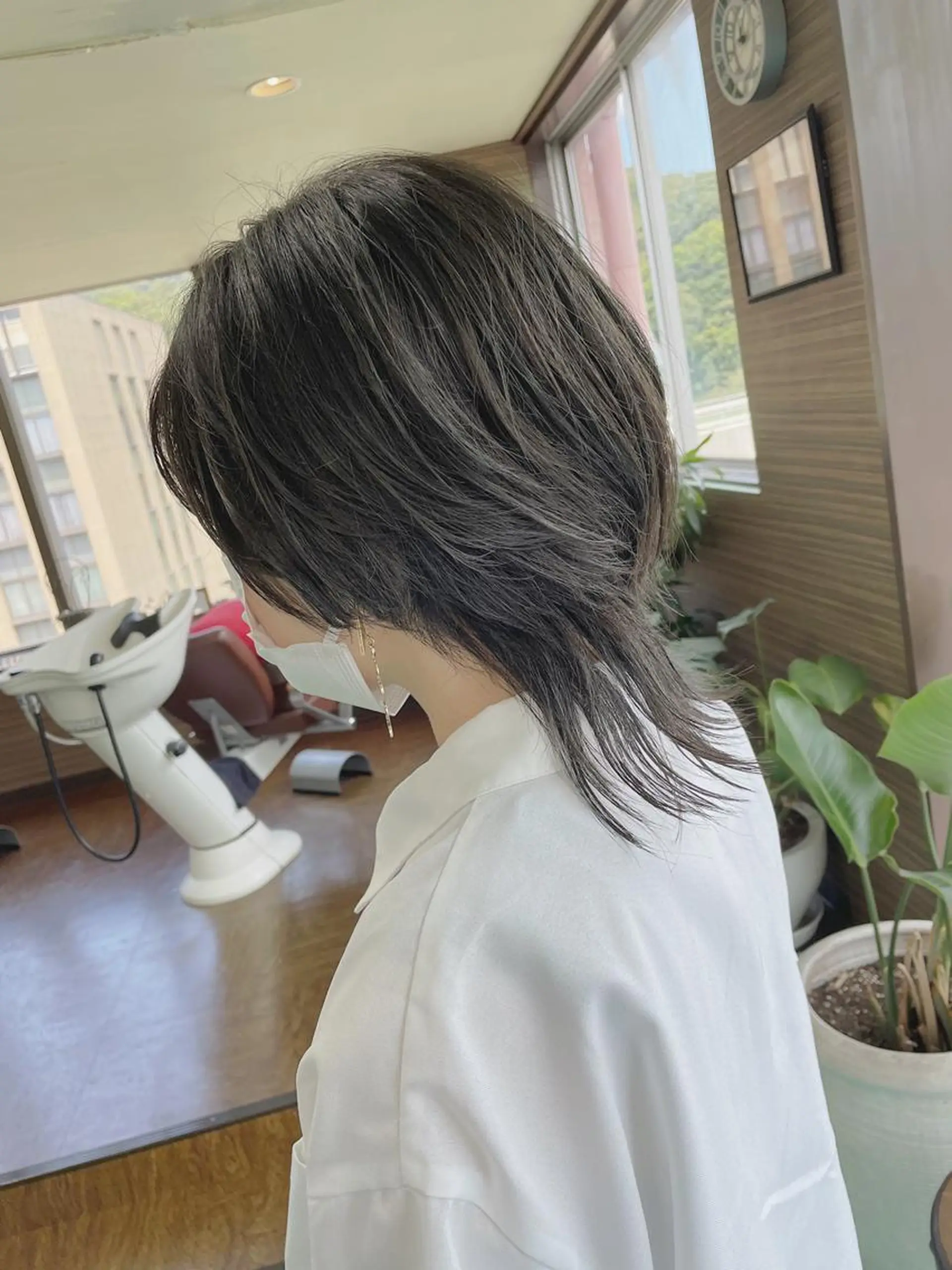 ミディアム カラー 外ハネヘア ウルフカット カット ヘアカラー 土居 正季のヘアスタイル