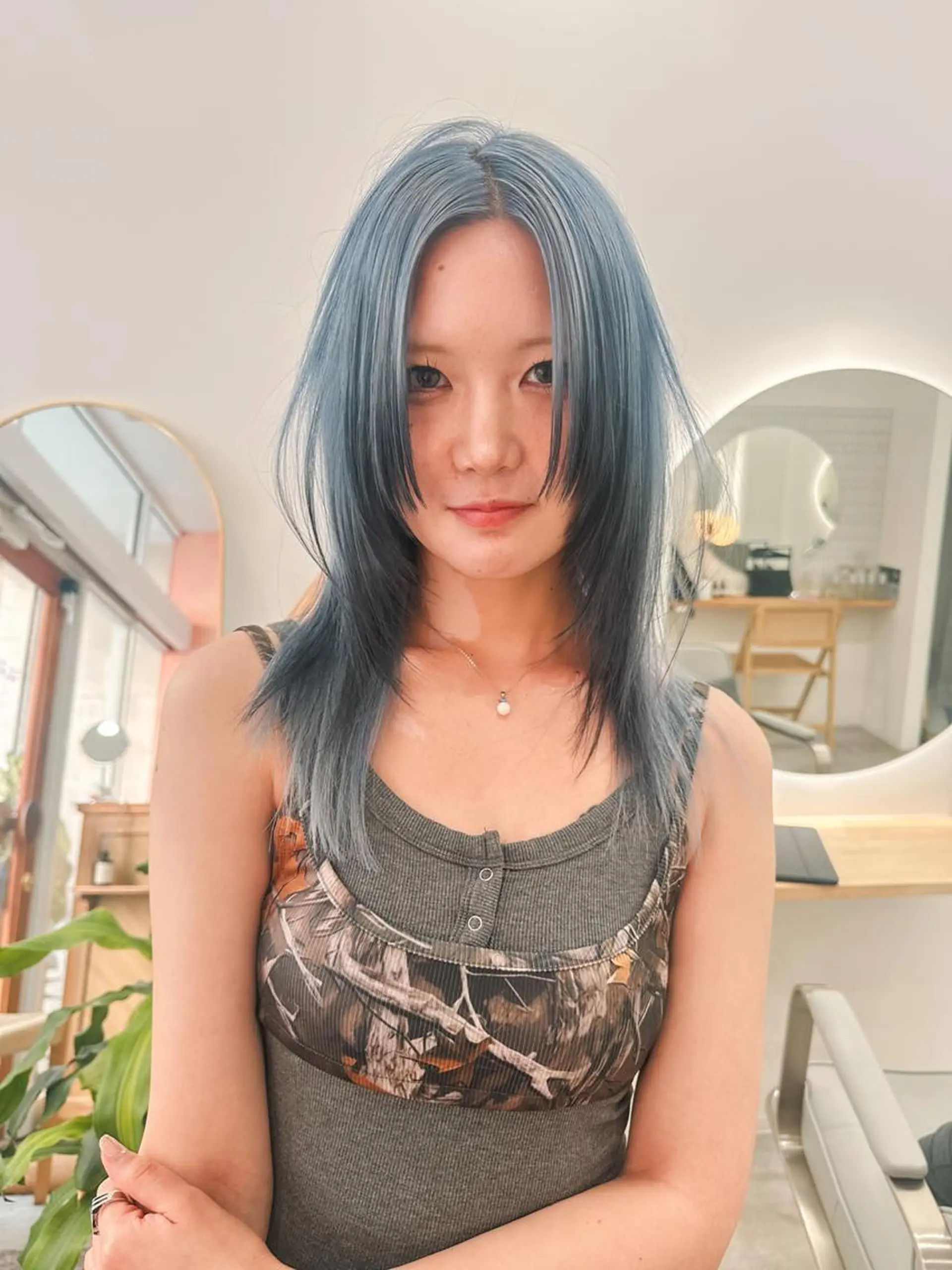 セミロング カラー レイヤー/ウルフ/ ハッシュカット/ダイのヘアスタイル