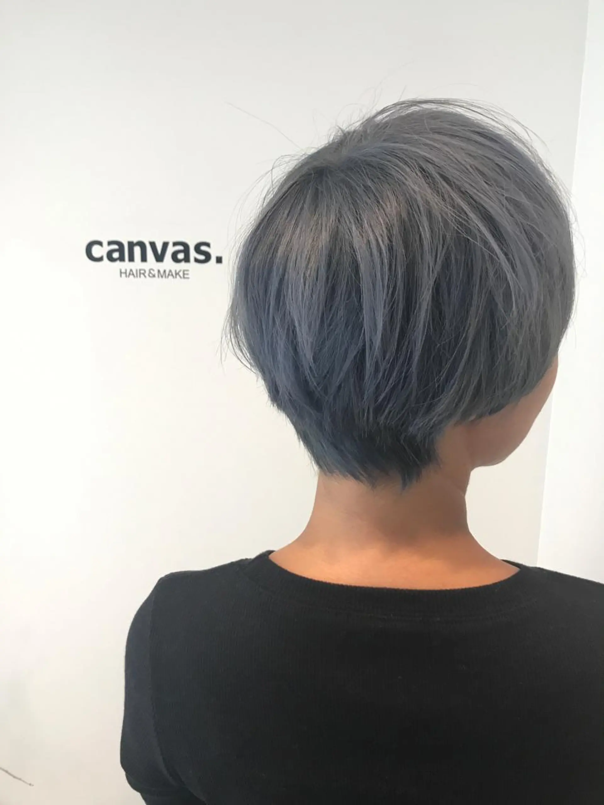 ショート カラー ブリーチ ブルーカラー カット ヘアカラー トリートメント ショートヘア💫 ハイトーン西田拓馬のヘアスタイル