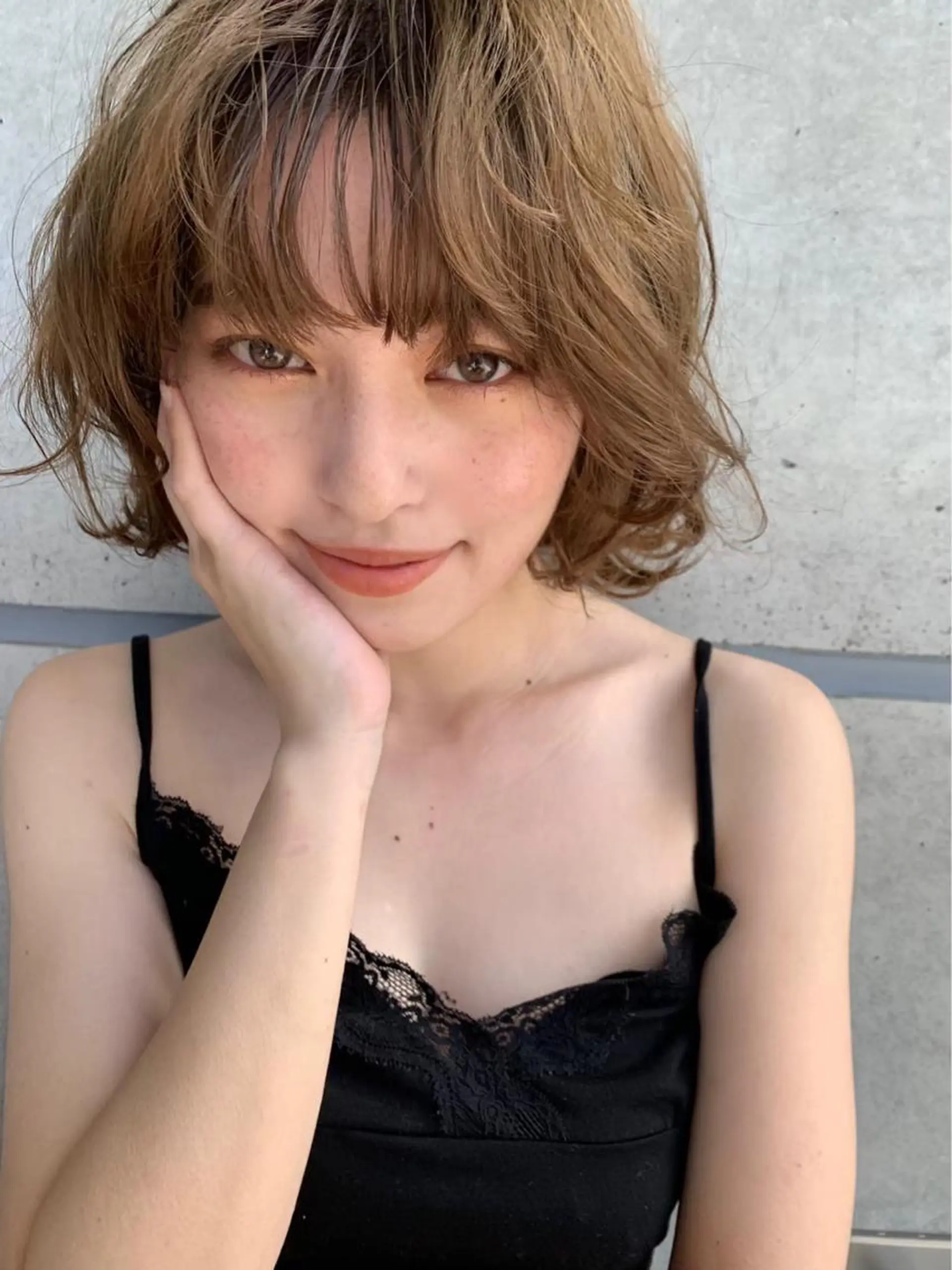 ショート カラー 赤み消し韓国ヘア レイヤー縮毛🤍渡邉のヘアスタイル