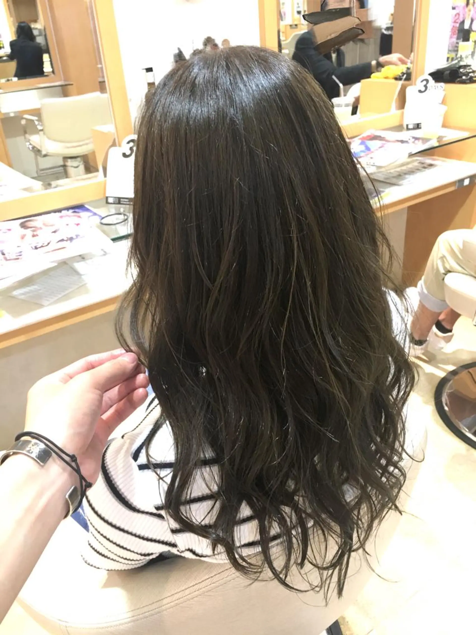 ロング カラー 🐝肥田 しょーと🐝のヘアスタイル