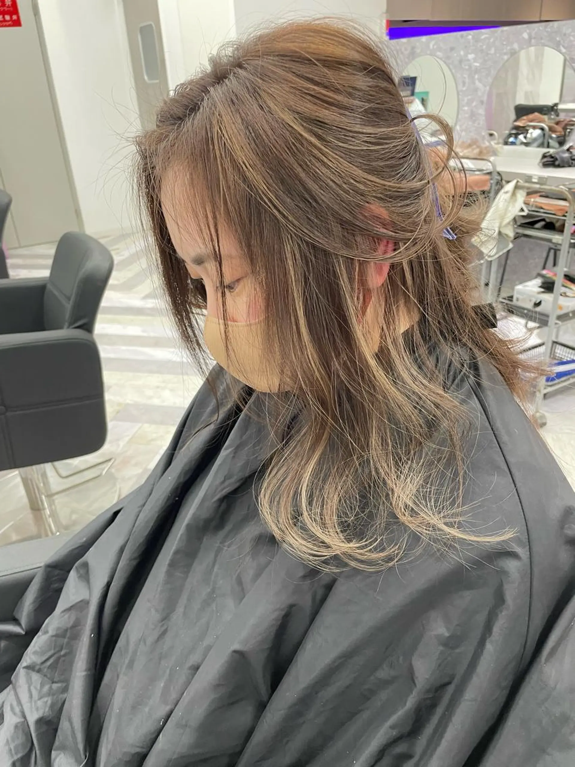 セミロング 3Dハイライト ハイライト カット ヘアカラー トリートメント 🎗秋山勇 /三宮指名No.1のヘアスタイル