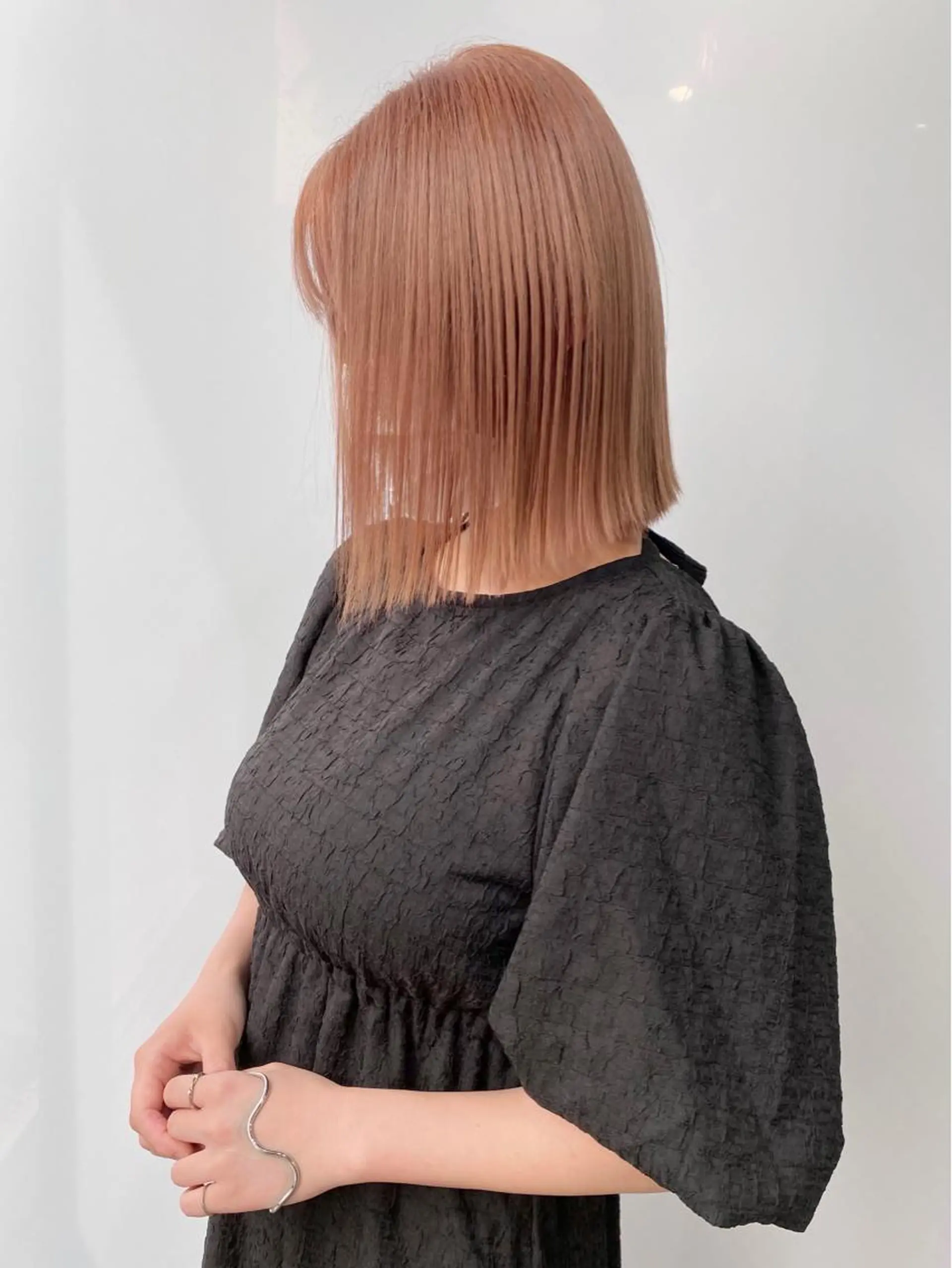 ミディアム カラー ベージュカラー ブリーチ ハイトーンカラー ミルクティーベージュ ピンクカラー Piaコータロー ハイトーン&‪ボブのヘアスタイル