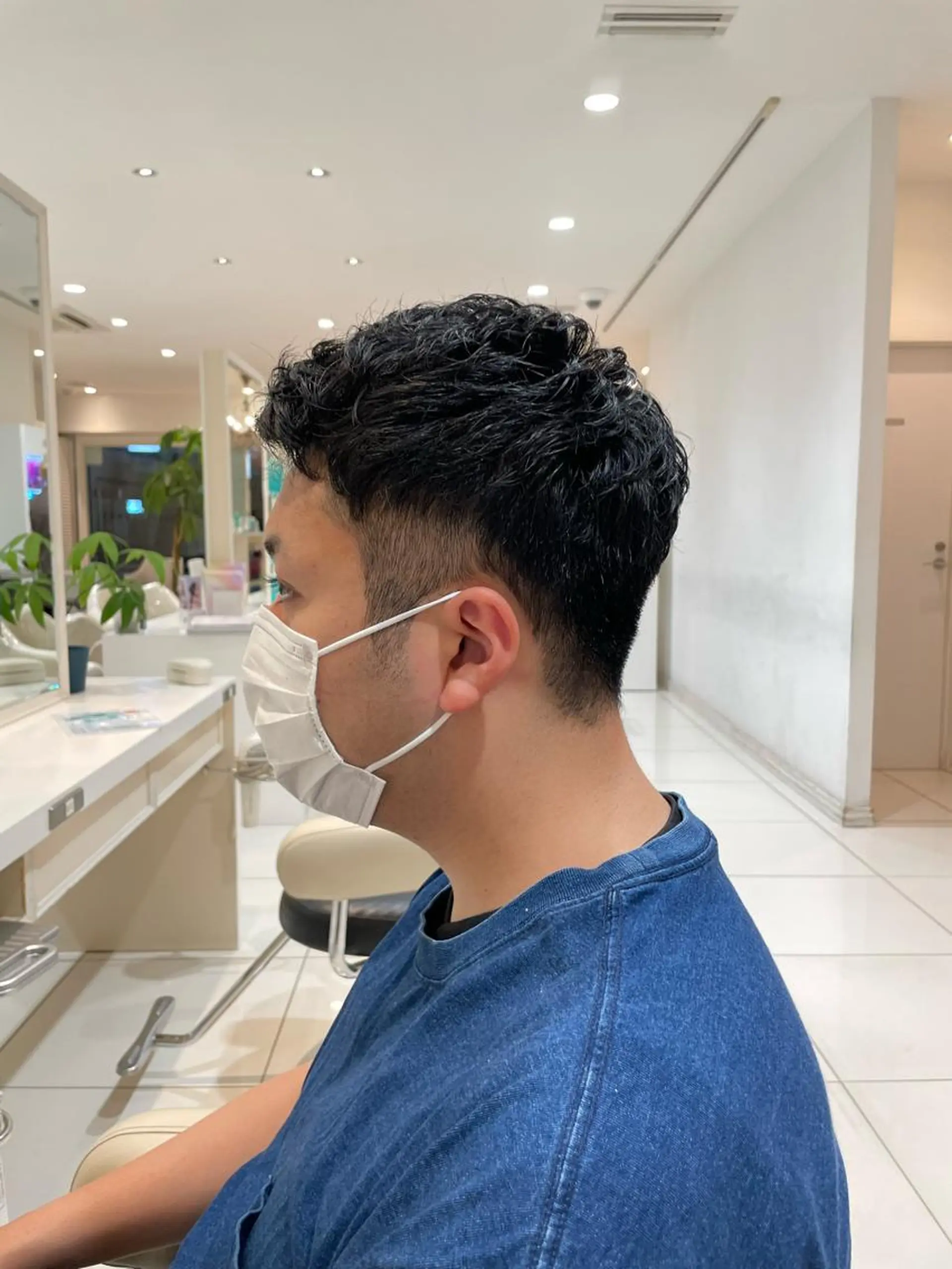 ショート パーマ メンズ メンズパーマ JERICHO HAIR所属・ユ カの眉毛・アイブロウイメージ