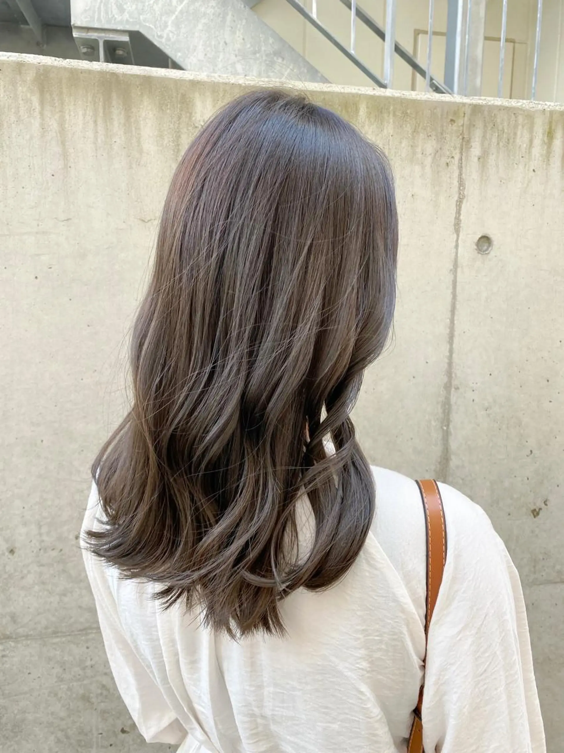 ミディアム カラー カット ヘアカラー トリートメント レイヤーカット /透明感カラー西田のヘアスタイル