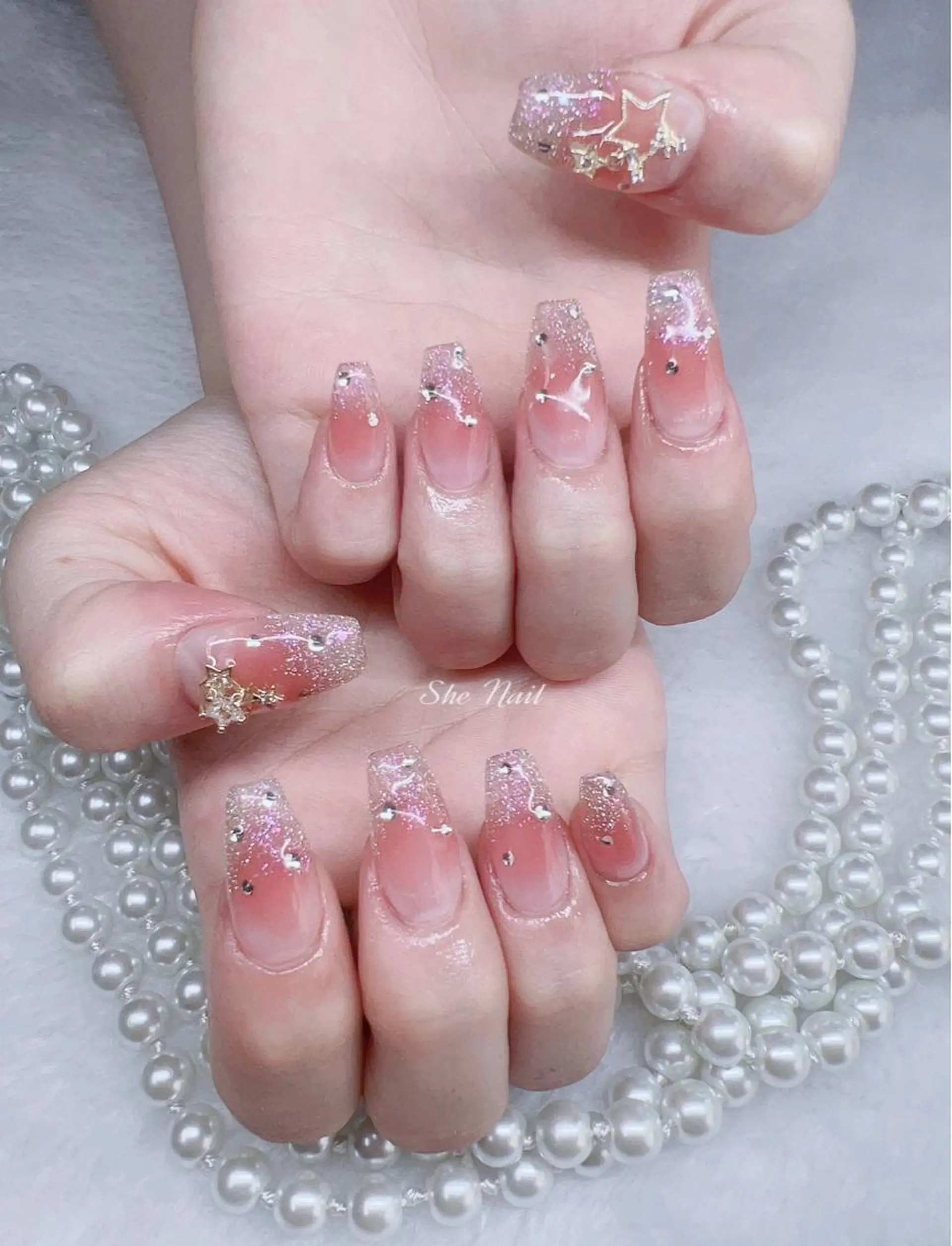 ネイル チークネイル フレンチネイル キラキラネイル 韓国ネイル マグネットネイル ハンドネイル She   Nail所属・ISA_ BELLAのネイルデザイン