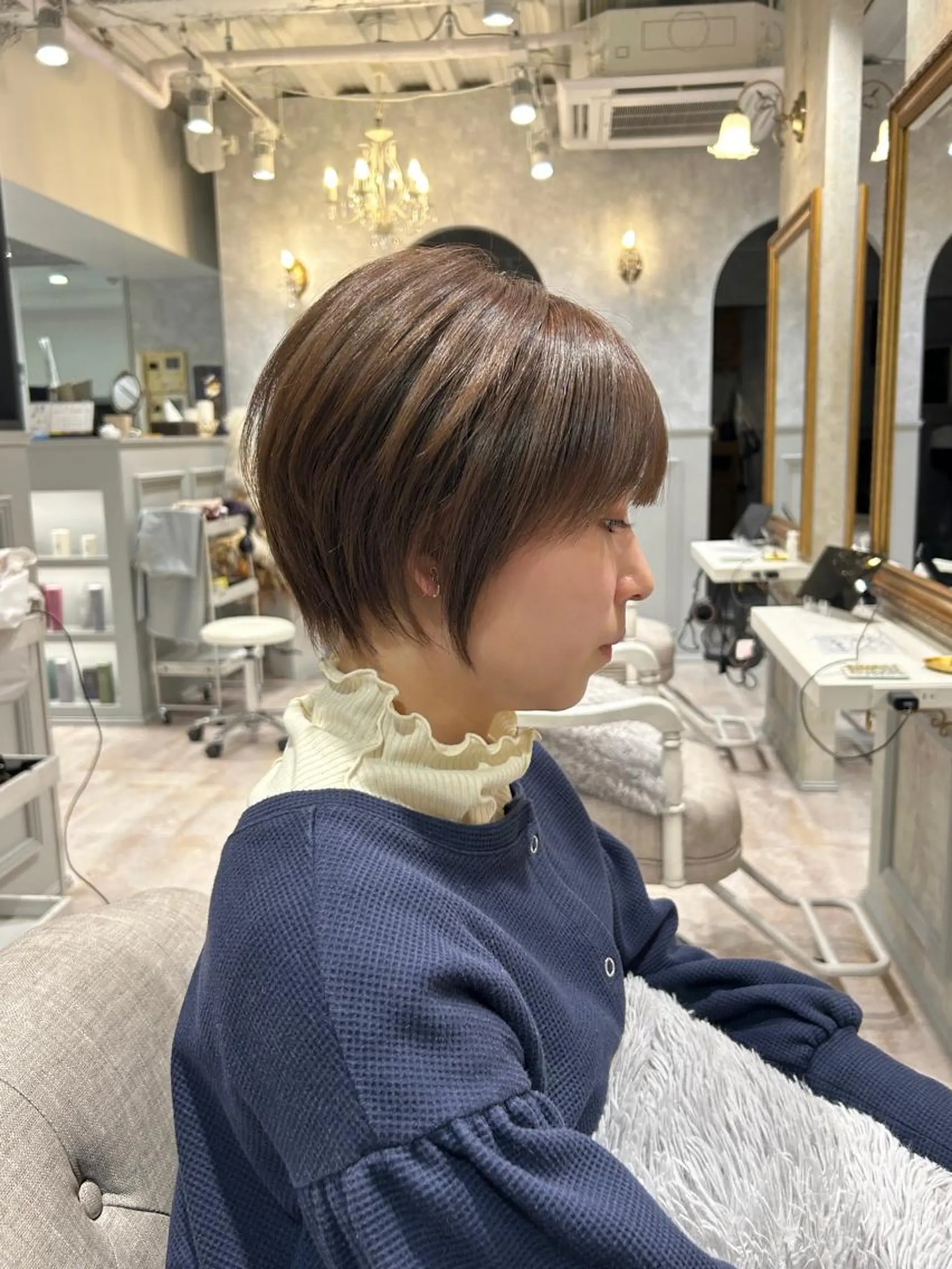 ショート カラー グレージュ ミルクティーグレージュ 小野 明日香のヘアスタイル