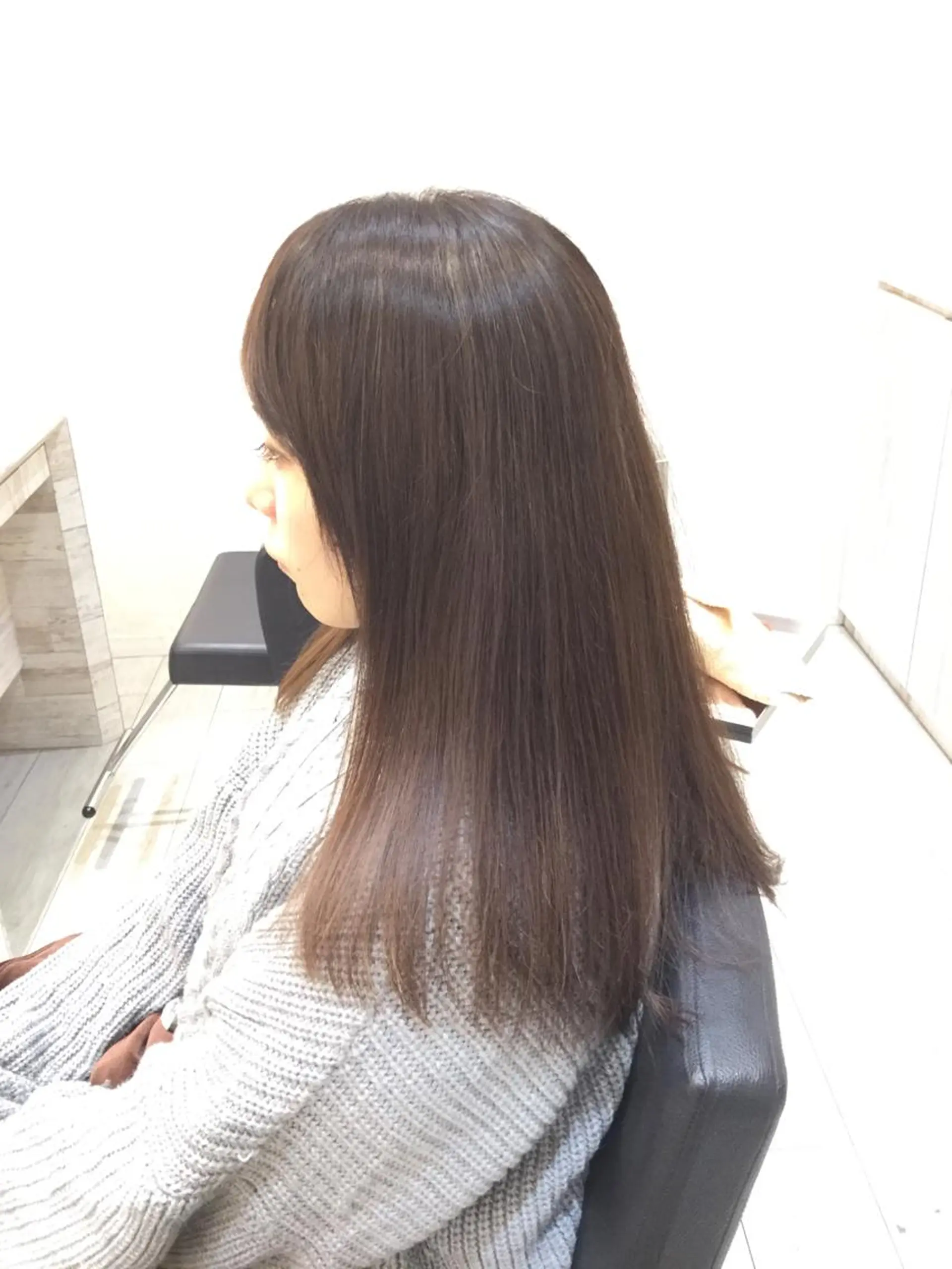 セミロング トリートメント レイヤー／パーマ 西山賢志のヘアスタイル