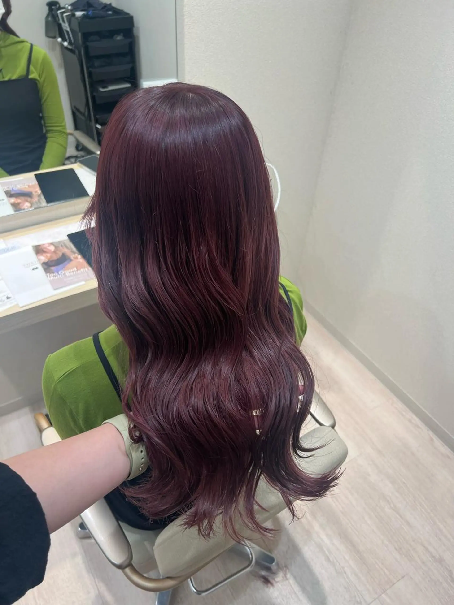 ロング ピンクラベンダー カット ヘアカラー トリートメント ヘッドスパ mina .のヘアスタイル