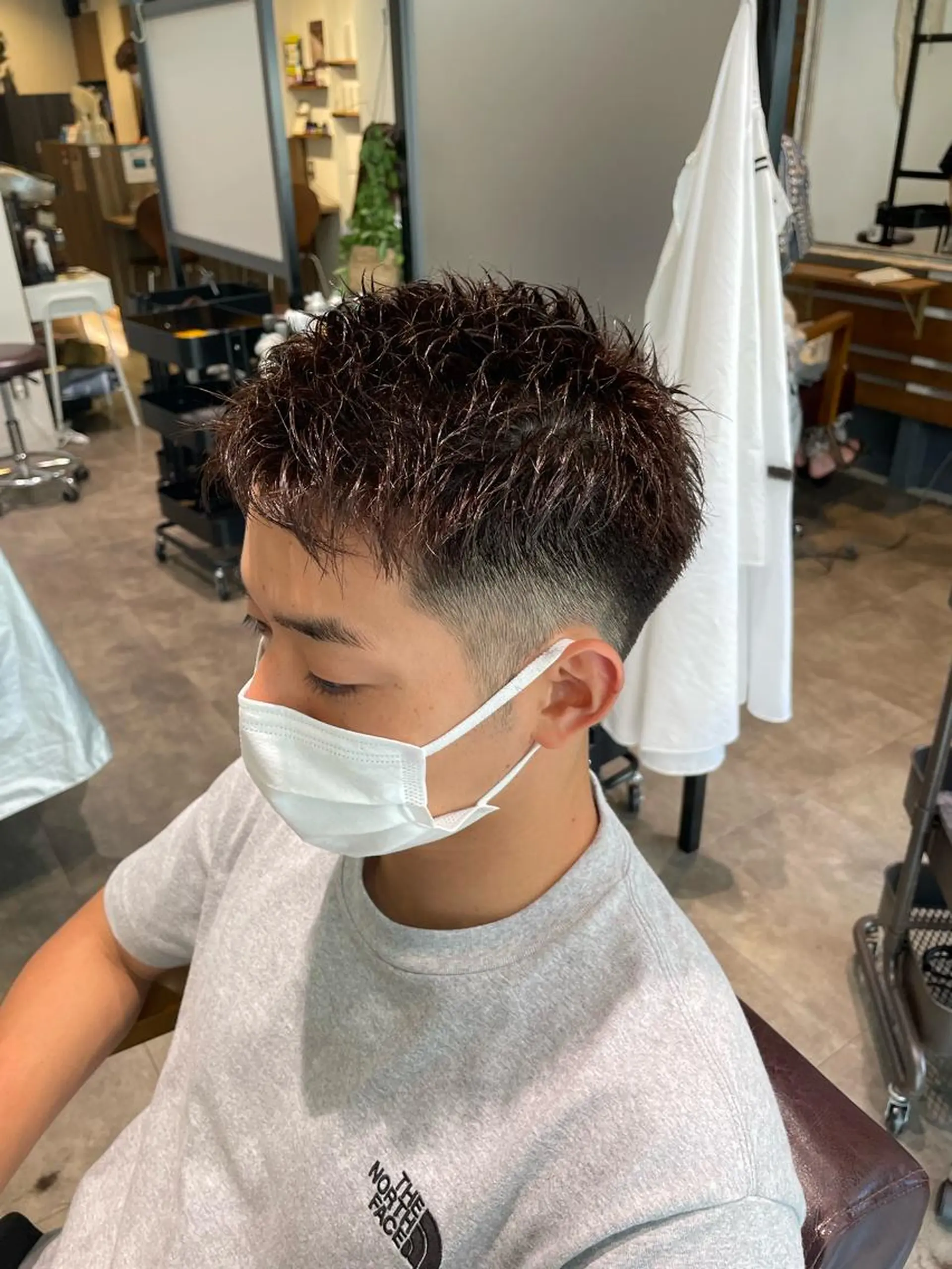 メンズ フェードカット 刈り上げ カット ヘアカラー 三井淳平 /メンズパーマのヘアスタイル