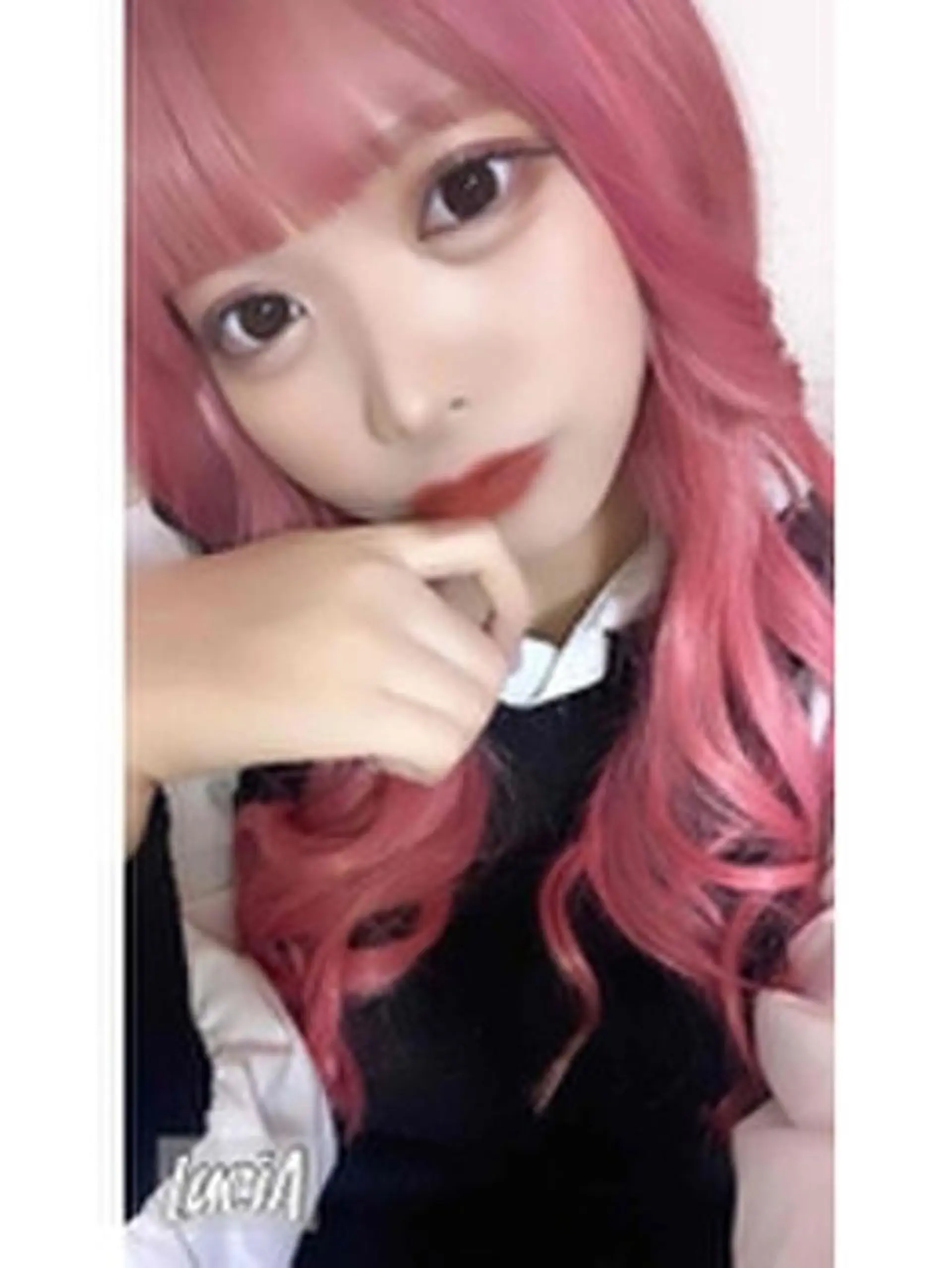 ロング カラー エクステ LuciAのヘアスタイル