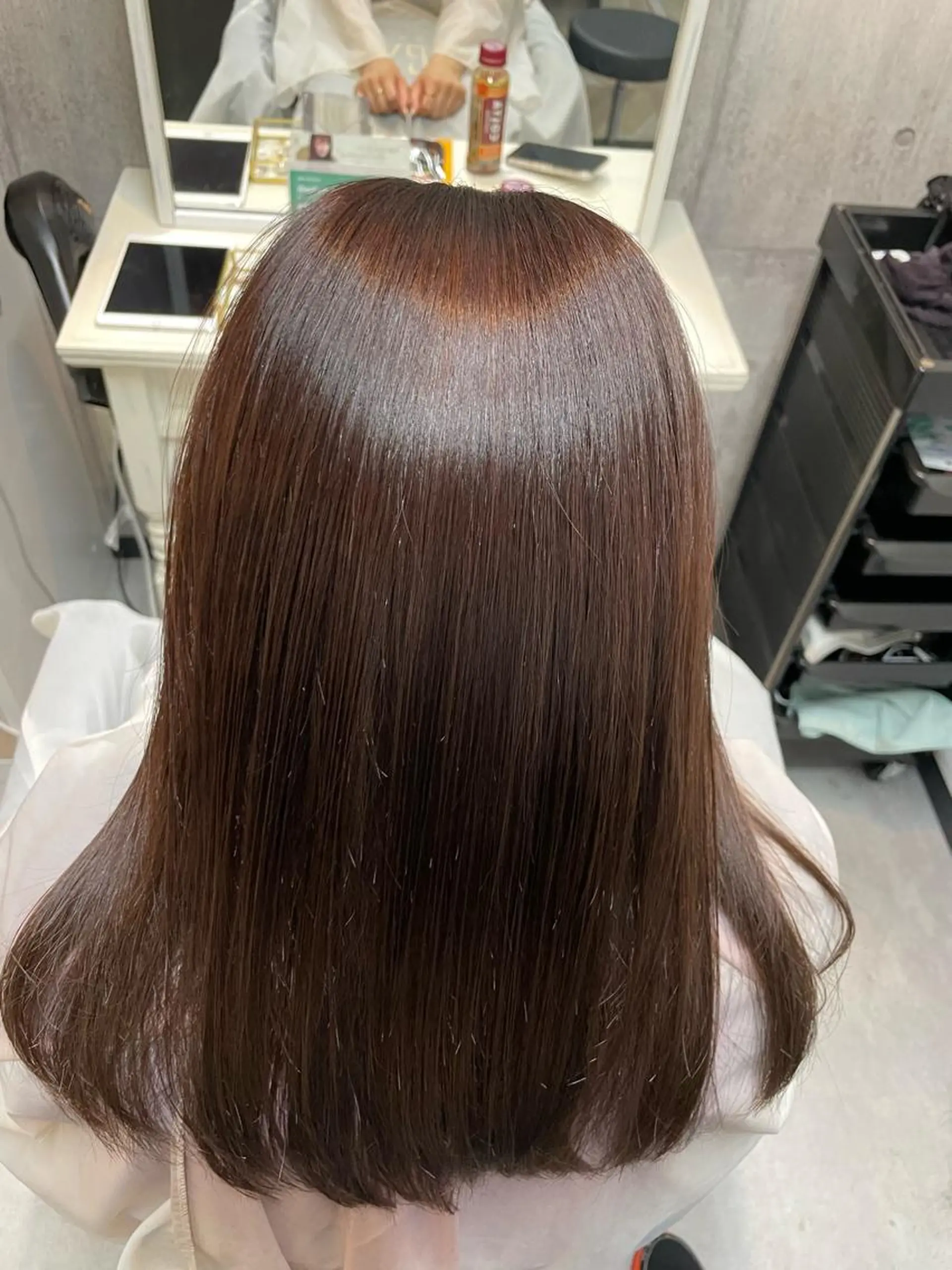 ミディアム カット ヘアカラー 縮毛矯正 トリートメント 髪質改善カラー特化 井上秀樹のヘアスタイル