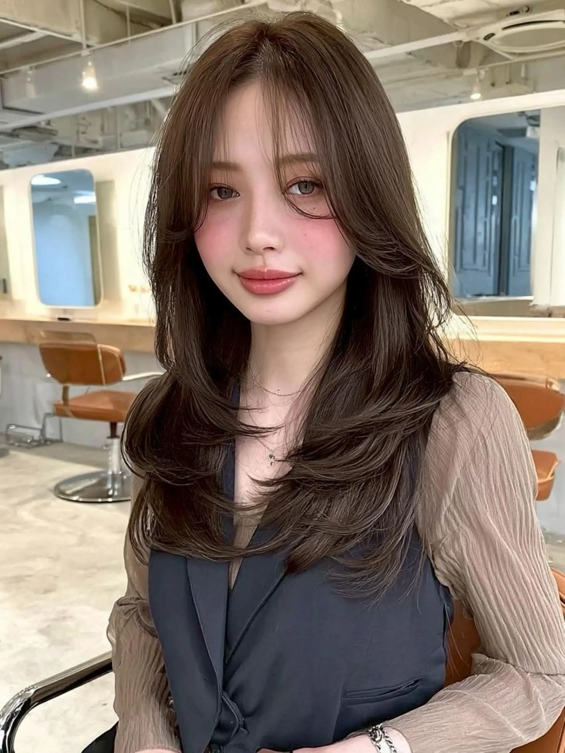 セミロング 韓国風ヘア レイヤーカット カット ヘアカラー トリートメント ＫＡＮＡ/天王寺 🎀🫧のマツエク・マツパデザイン