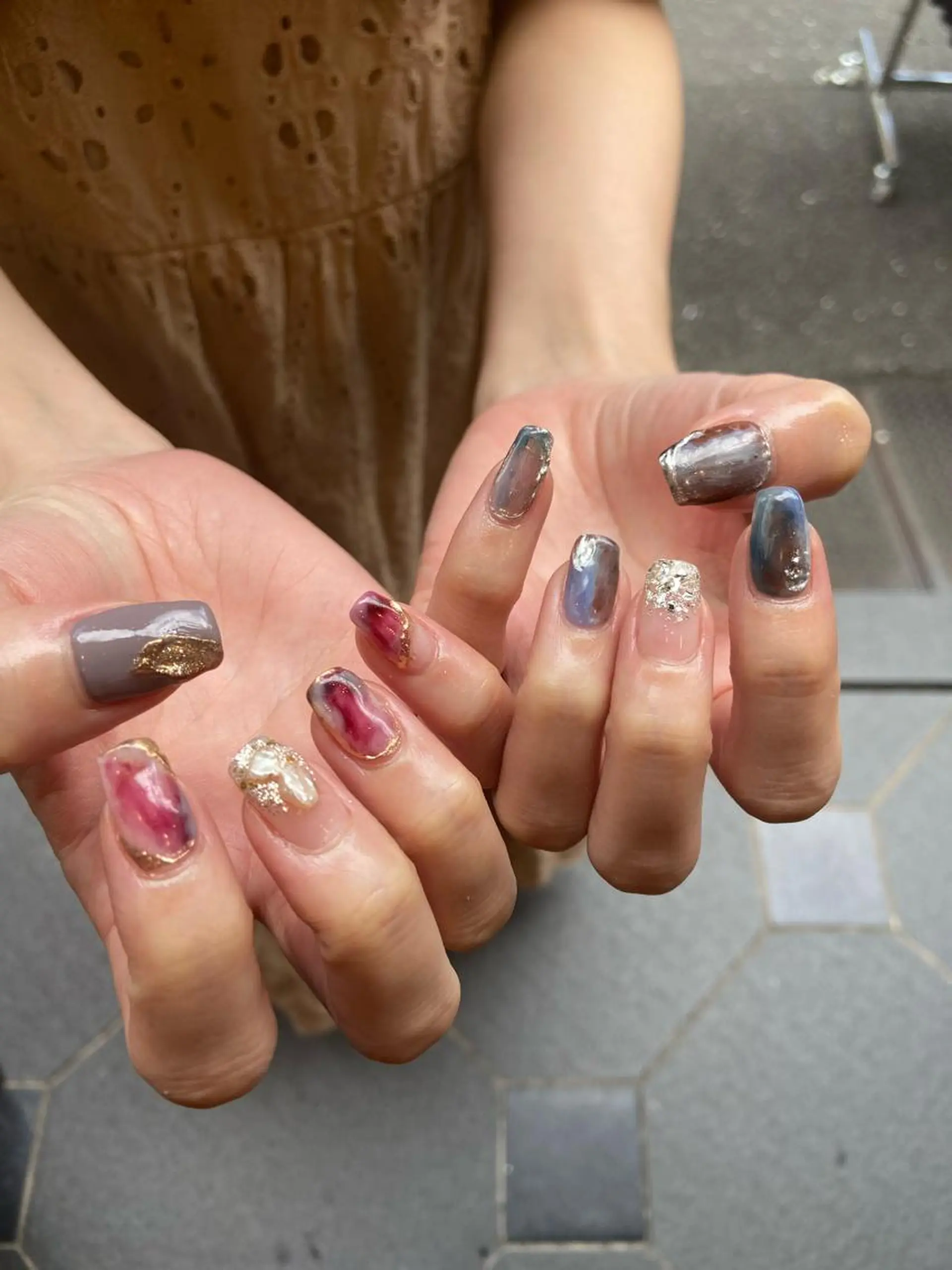 ネイル アートネイル ブラウン ミラーネイル ニュアンスネイル スクエアネイル . unffのネイルデザイン