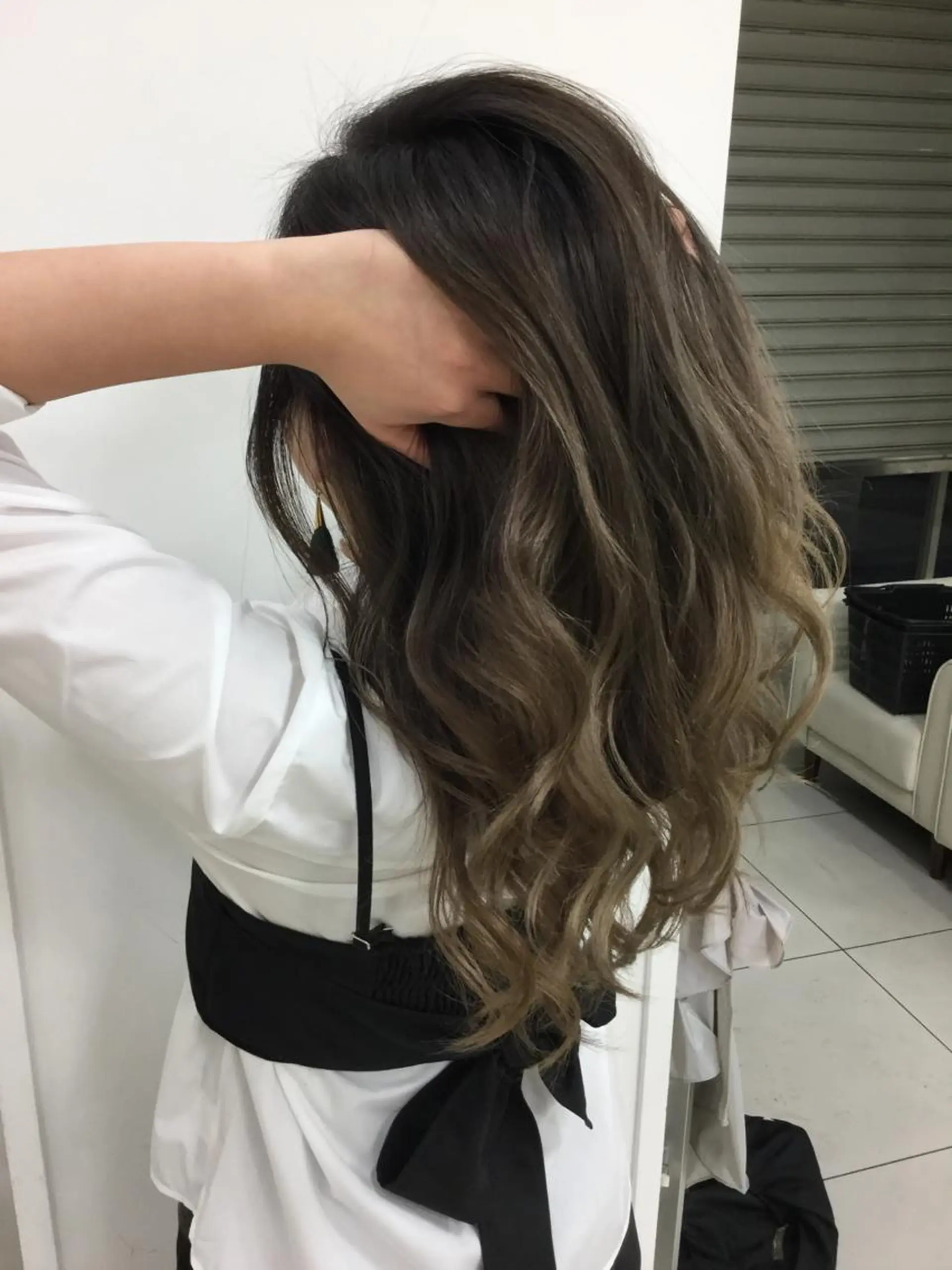 ロング カラー ブリーチ ハイライトカラー ハイライト Ash 山田 勇太のヘアスタイル