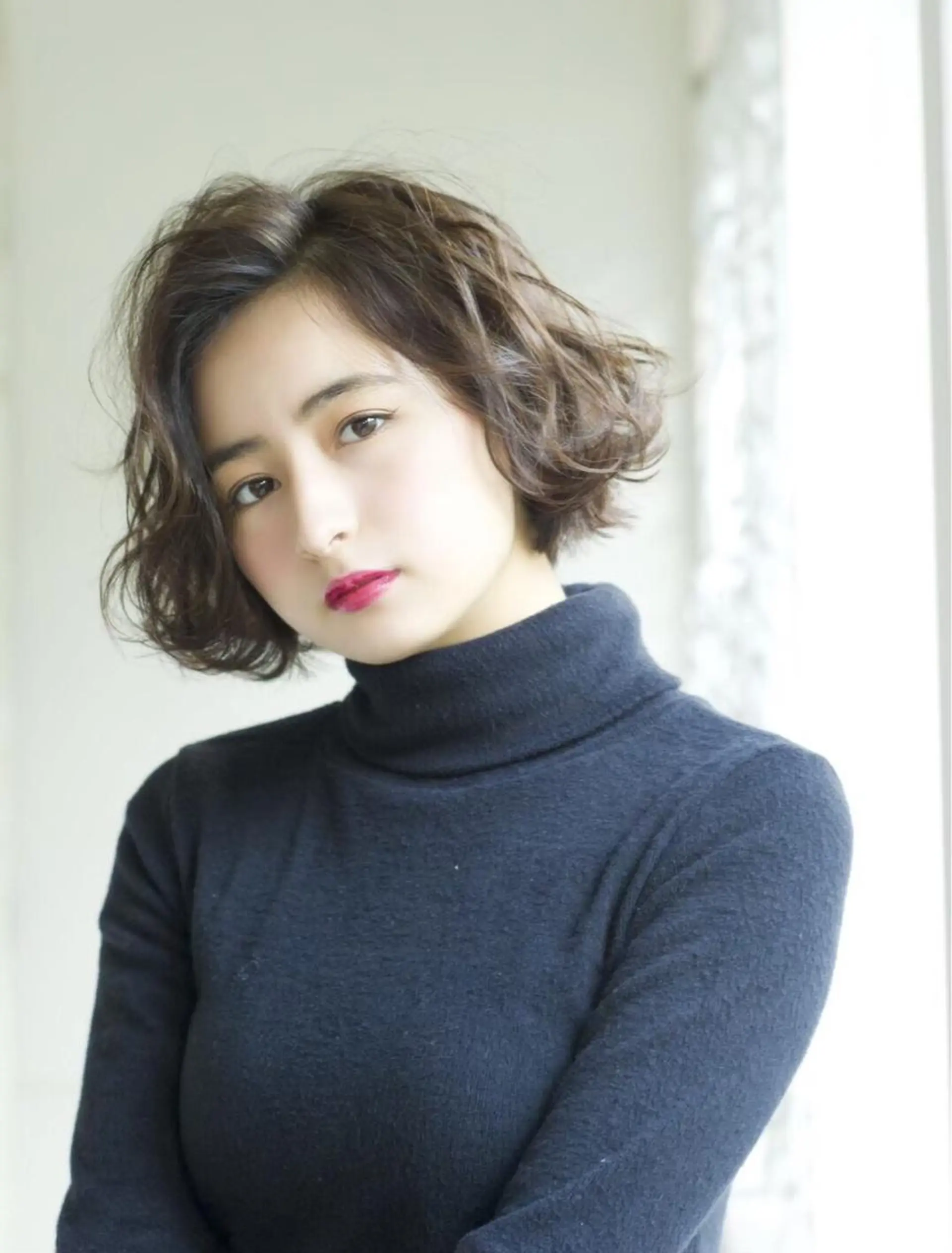 ショート レイヤーカット /透明感カラー西田のヘアスタイル