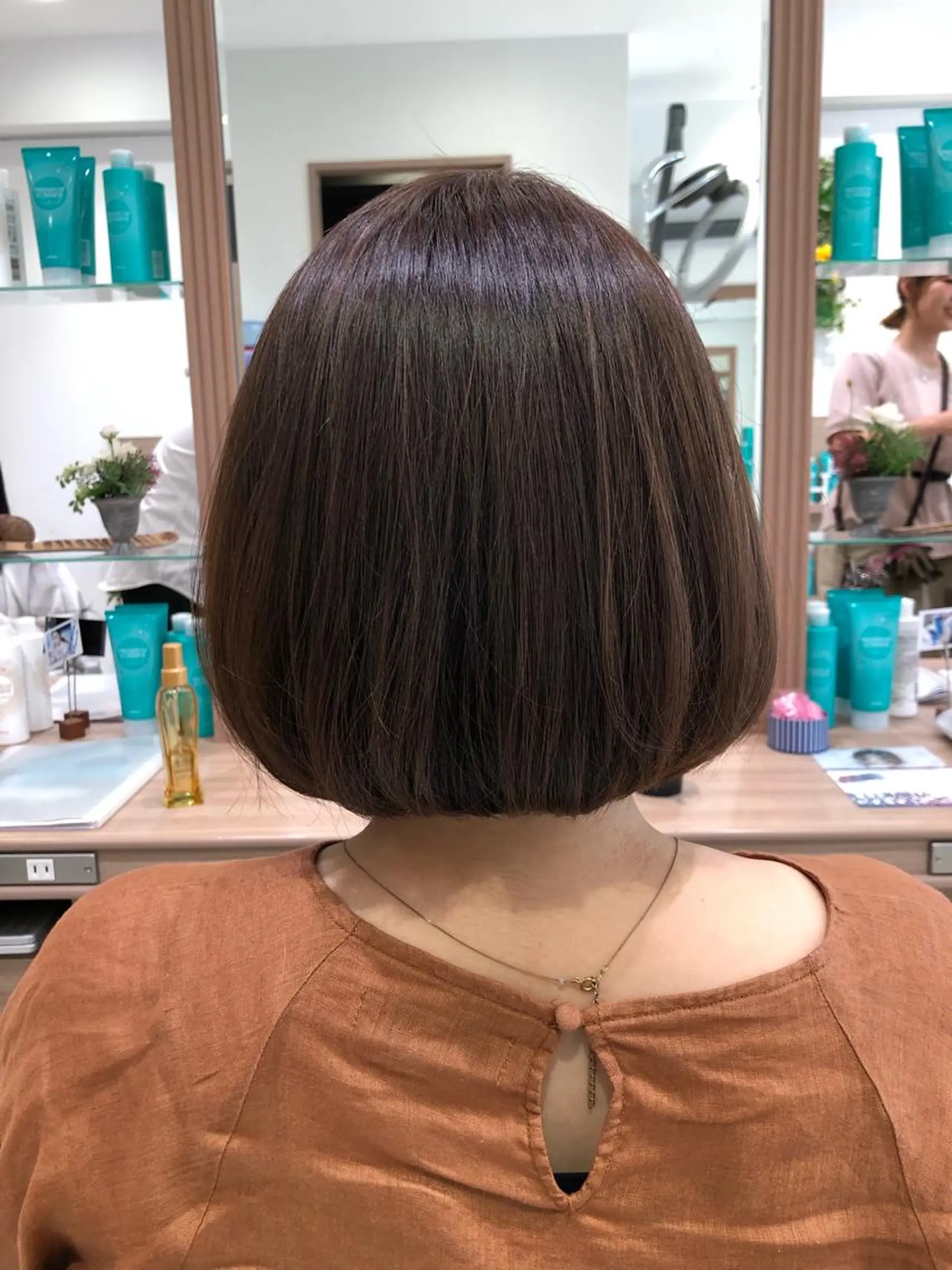 ミディアム カラー カット ヘアカラー トリートメント 大人女性のショート ・ボブ✂︎沼尻典祥のヘアスタイル